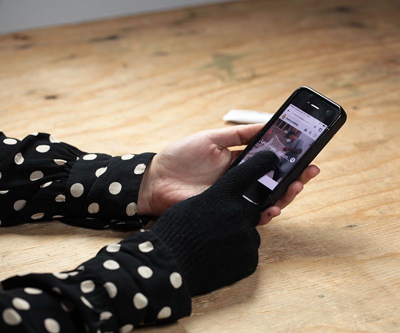 Make Your Own Touchscreen Gloves