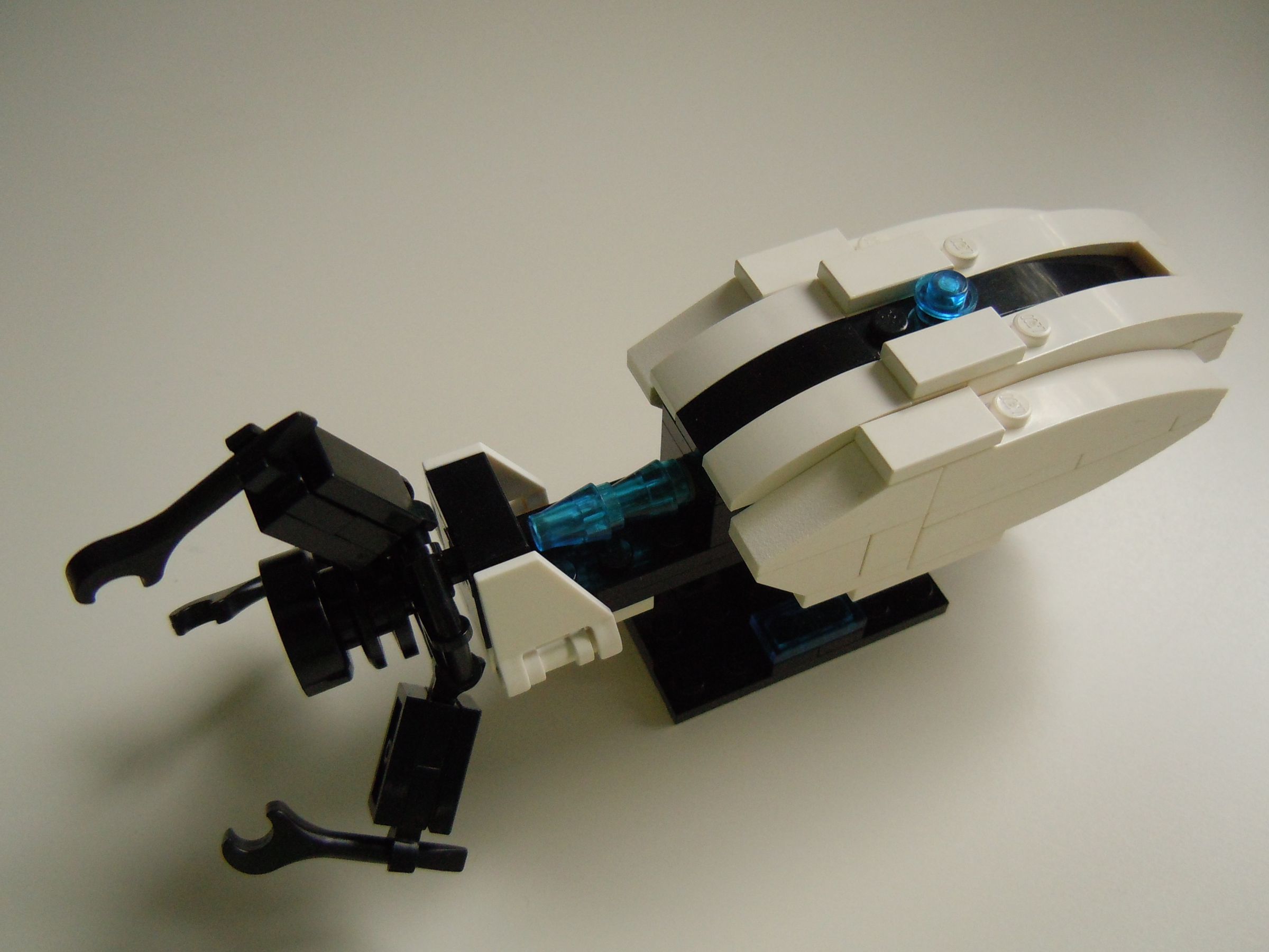 LEGO :: Portal: Miniature Portal Device