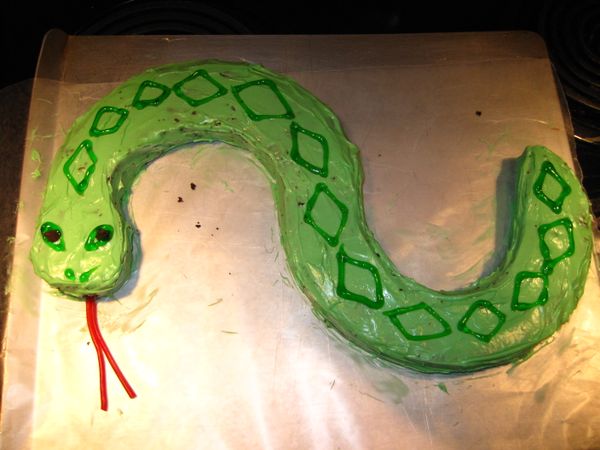 Sssuper Sssimple Snake Cake
