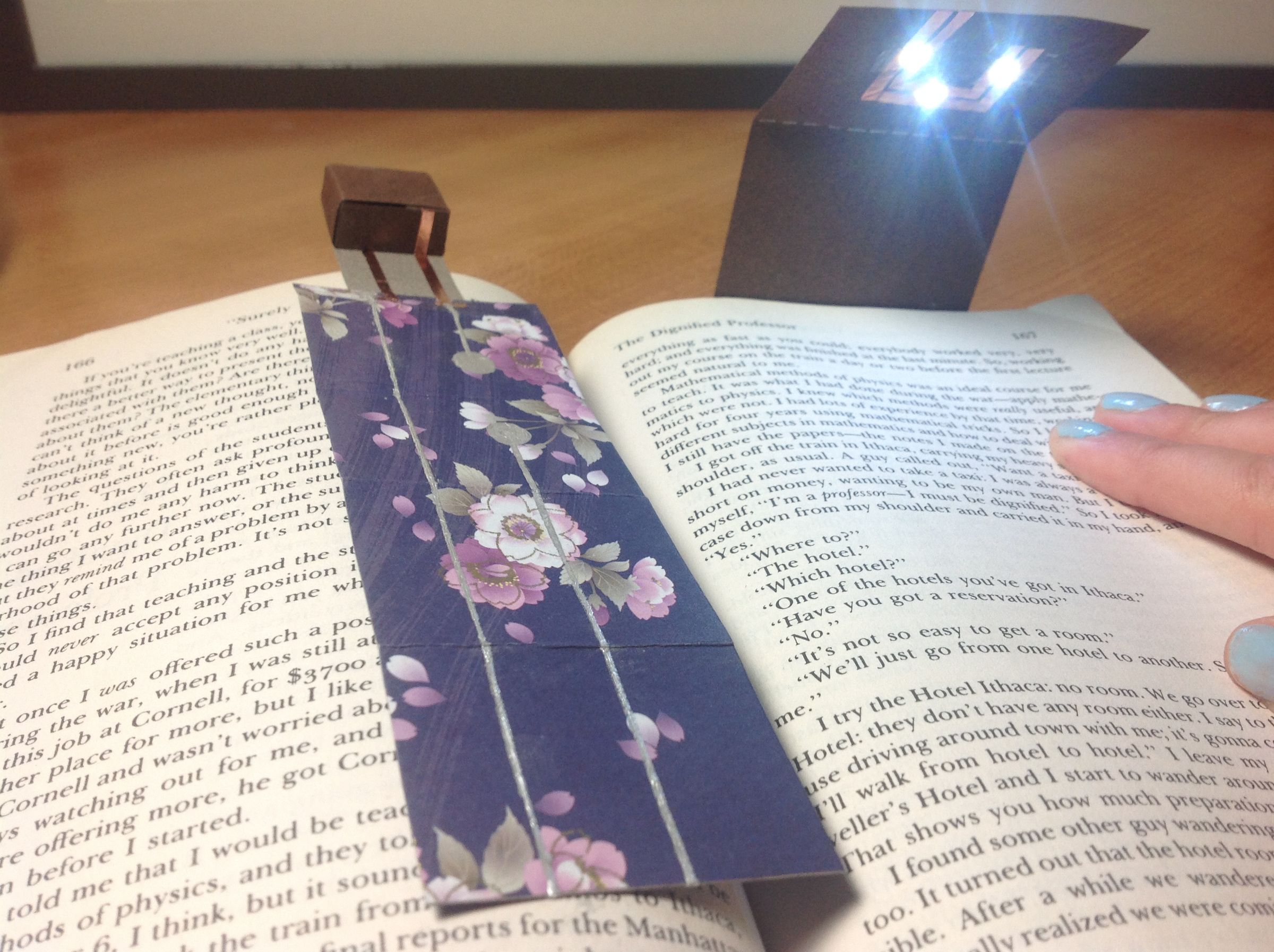 Foldable Electronic Bookmark / Booklight 16 Steps (with Pictures
