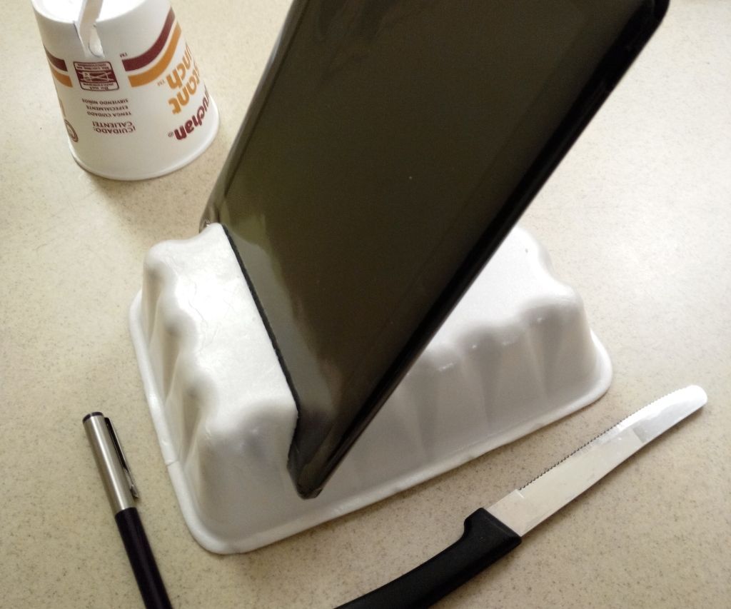 Super Simple Mobile / Tablet Stand