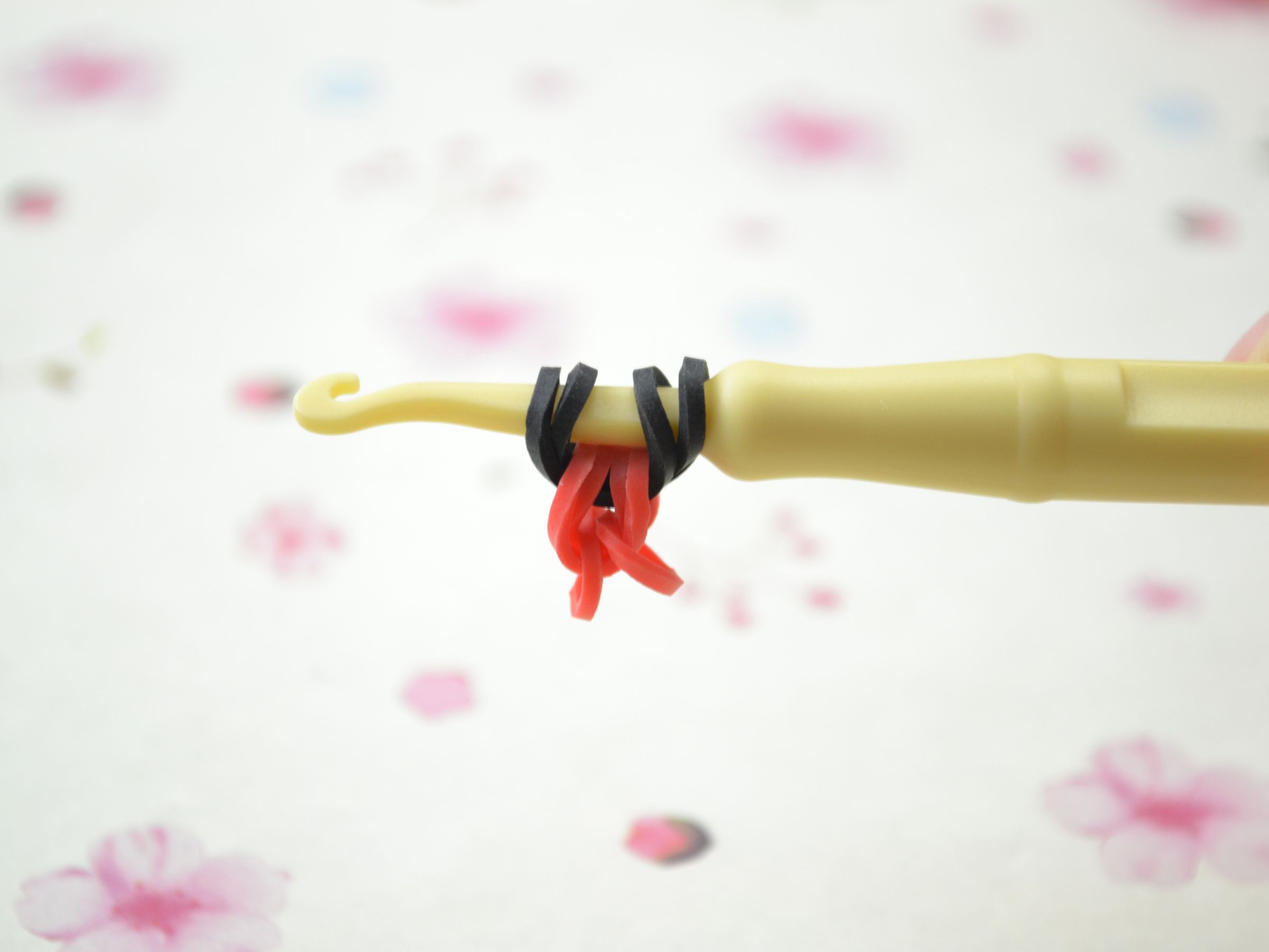 2 Steps Tutorial to Make Simple Rubber Band Cross Earrings Without a