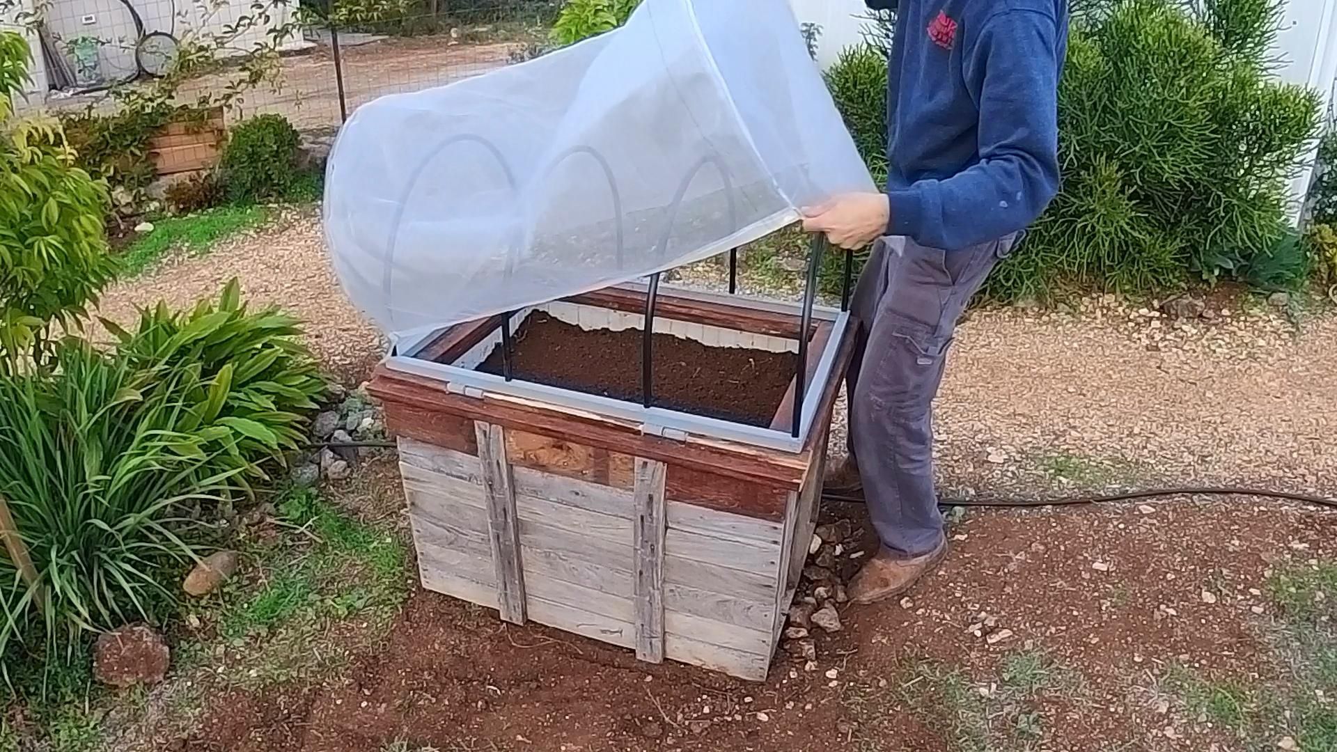 How to Build a Raised Bed Garden With Hinged Cover (Recycled Materials