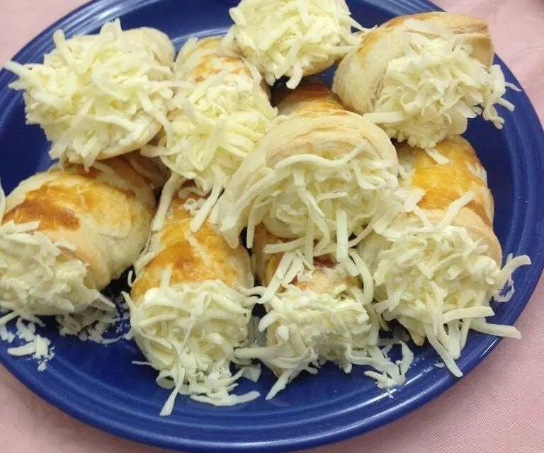 Hungarian Cheesy Cream Horn (Sajtos Rolo)