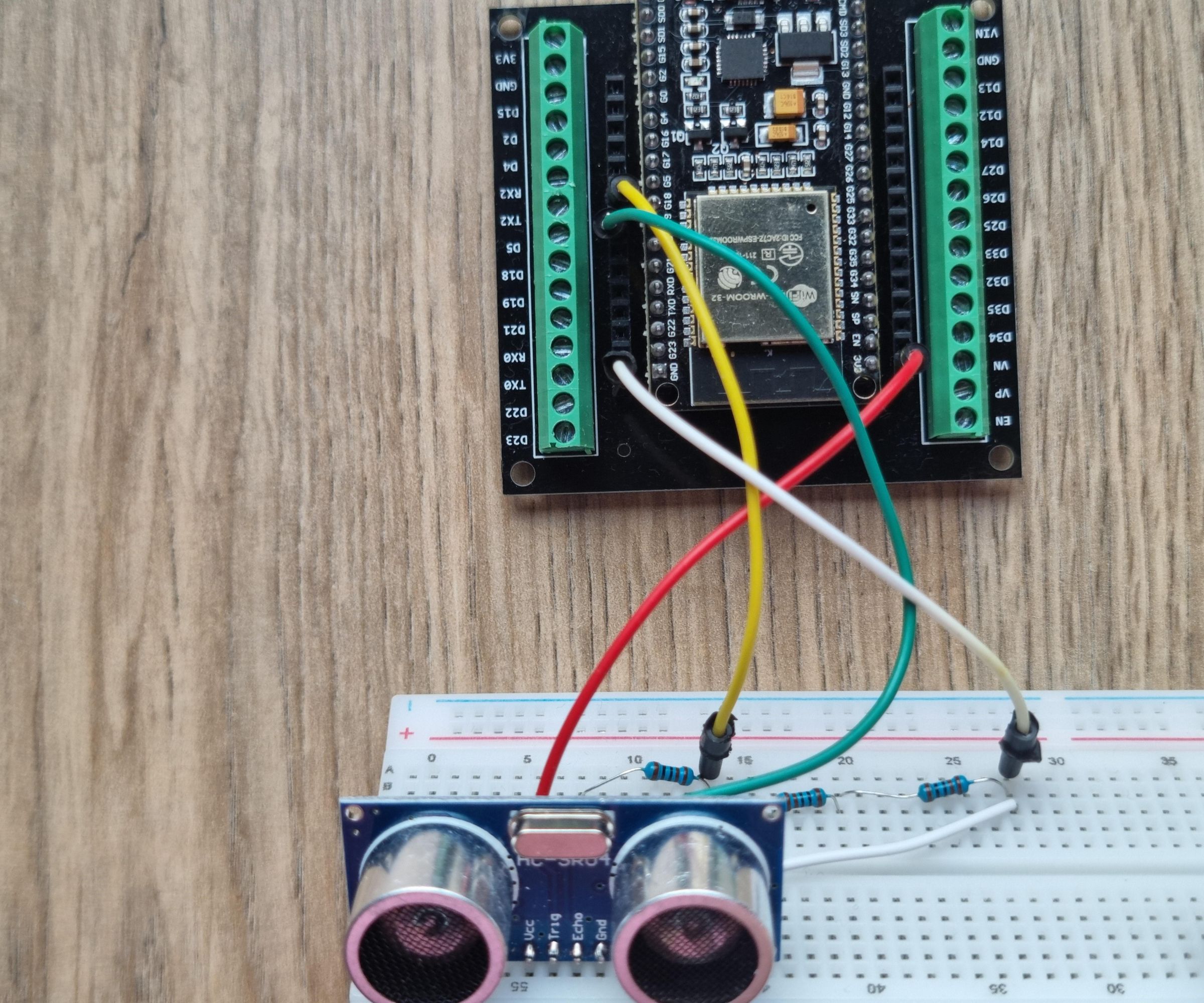HC-SR04 Usltrasonic Sensor With ESP32 Using Arduino IDE
