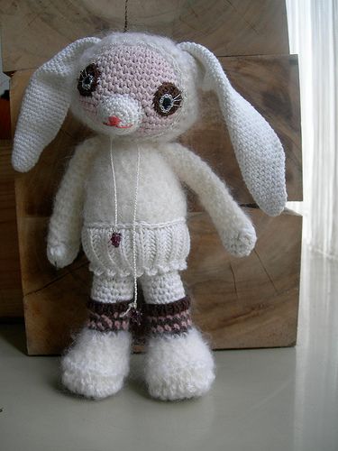 Strisser; White Rabbit Girl