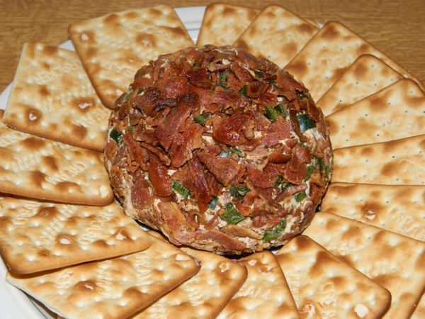 Bacon-Jalapeño Cheese Ball
