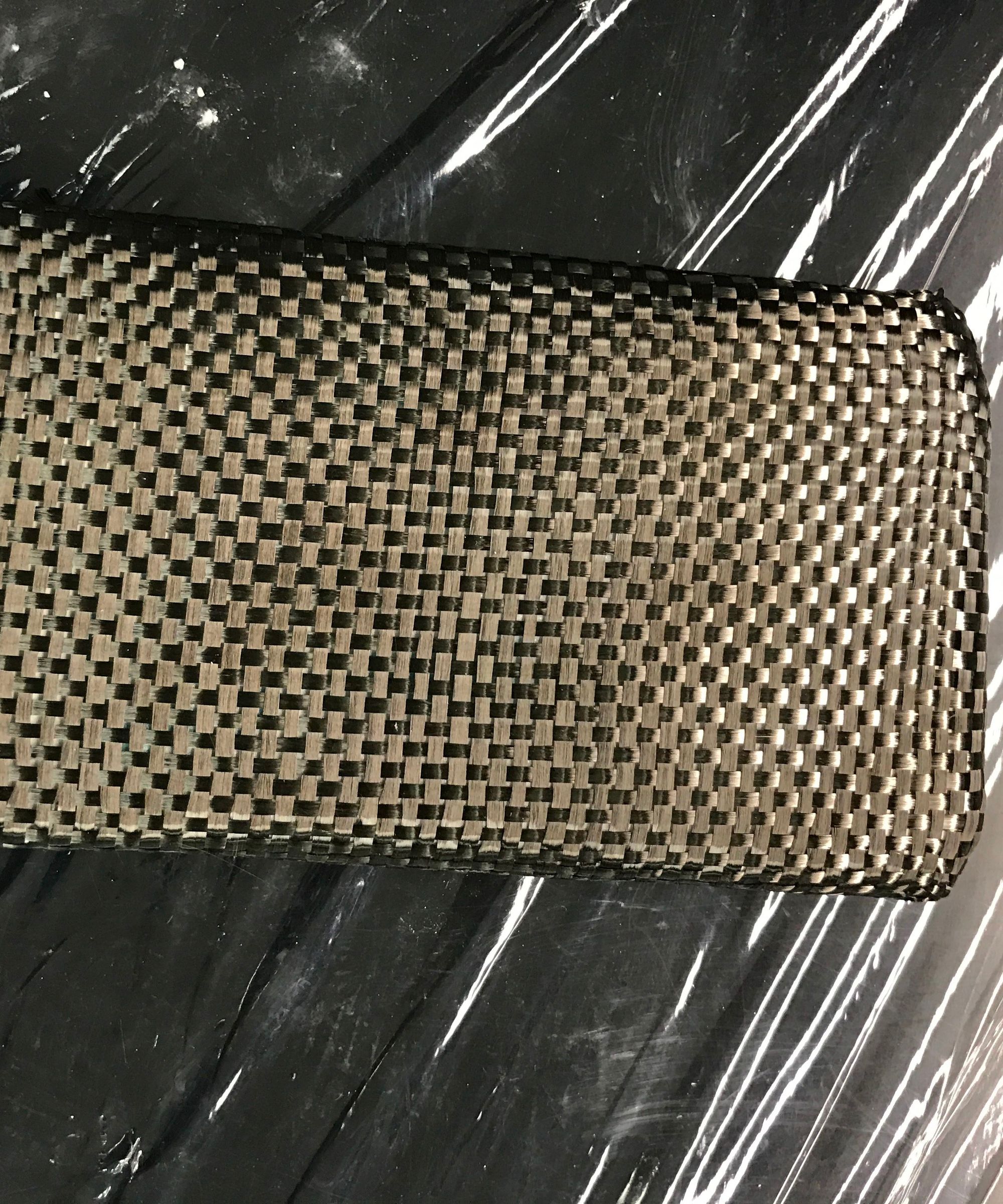 EMA 3013C: Carbon Fiber Cell Phone Case