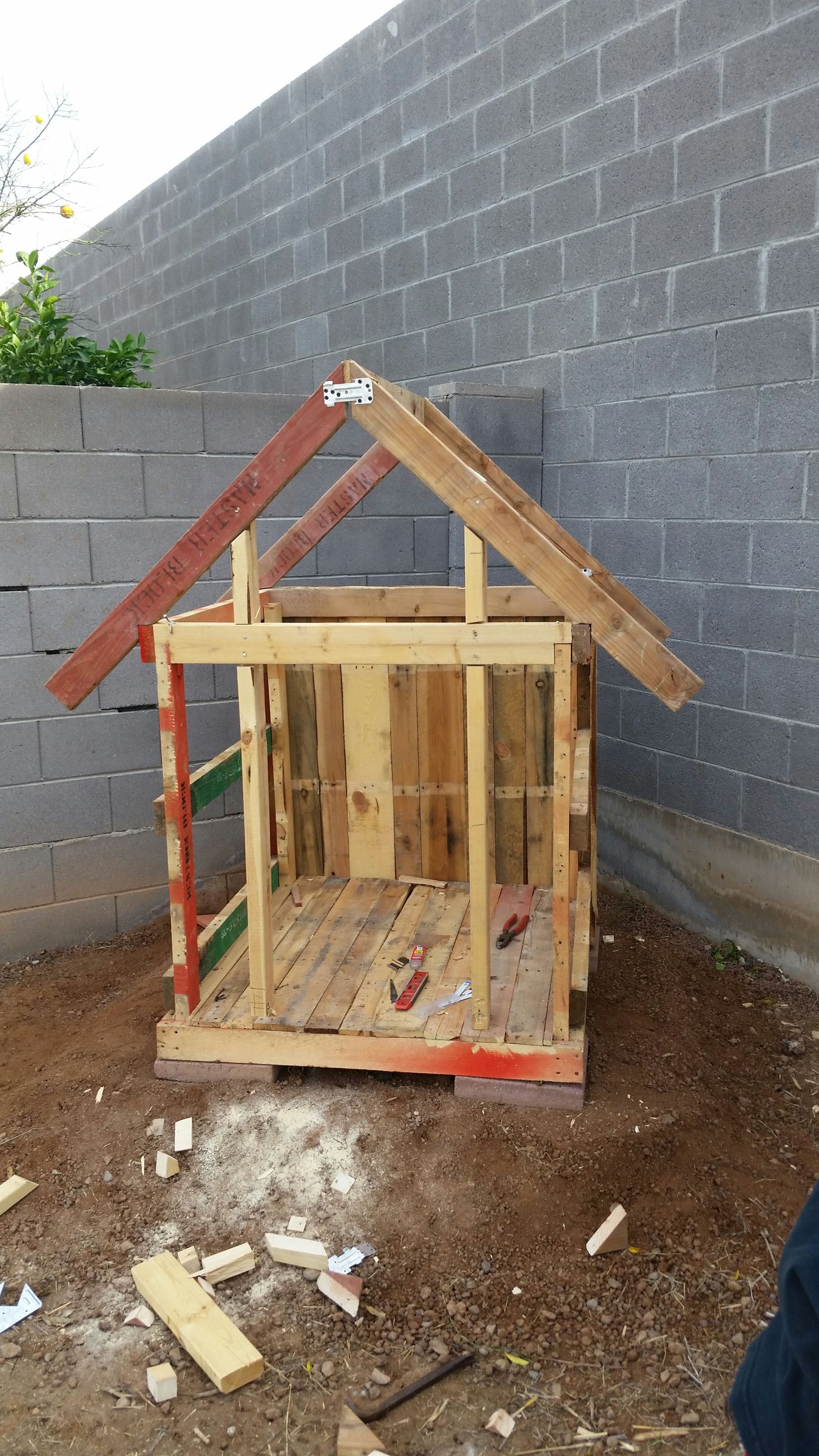 Chicken Coop Made of Pallets 5 Steps Instructables