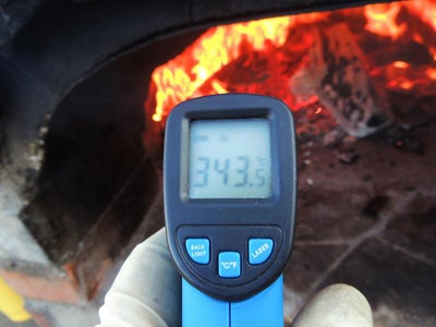 Cooking in a Wood Fired Oven 1 - Fire Control
