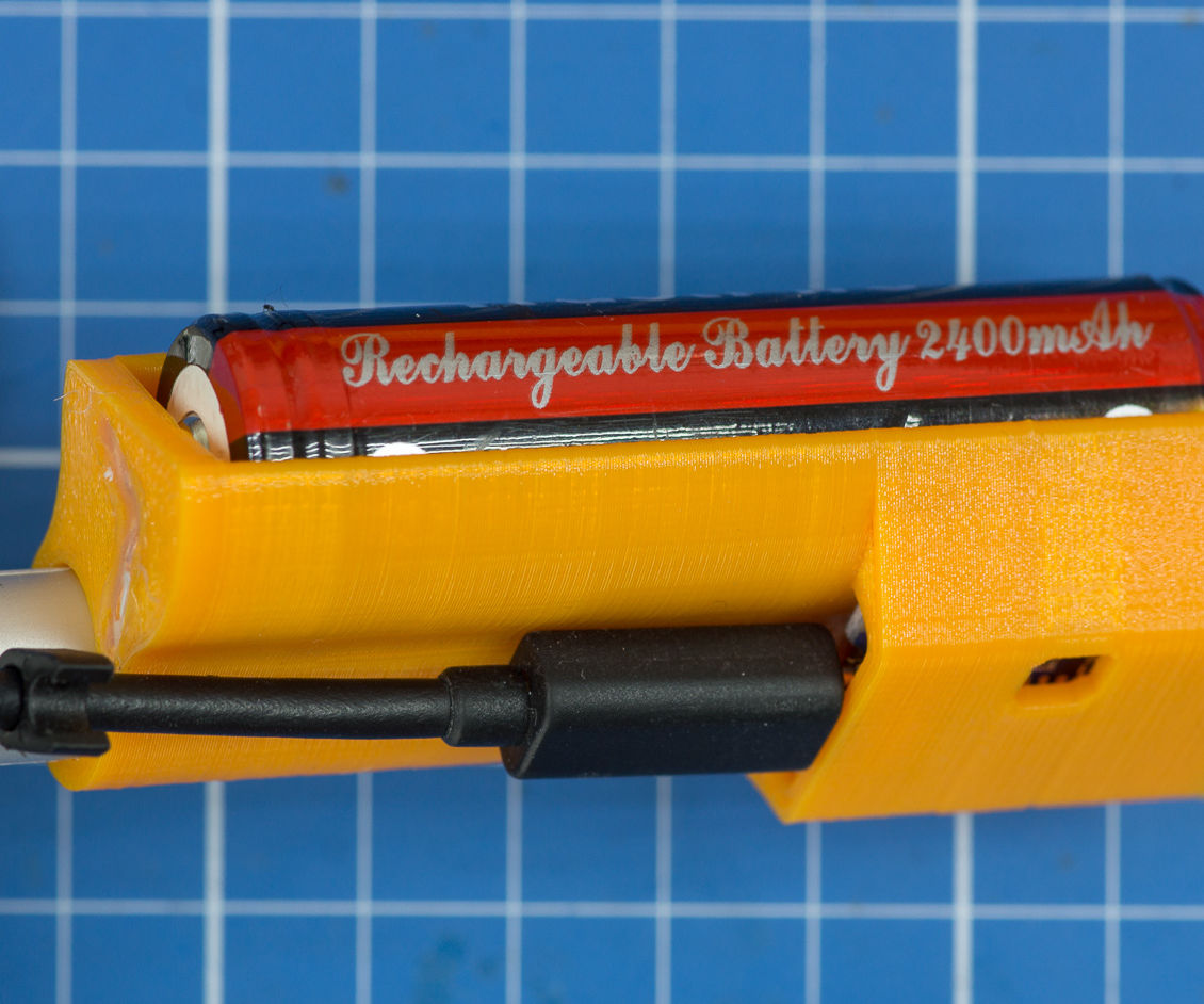 How to Integrate Wires Into 3D-Prints to Build a 18650 Battery Charger