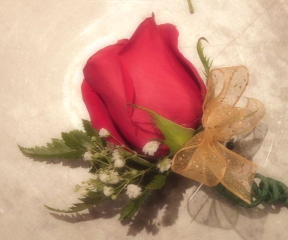 How to Make a Rose Boutonniere