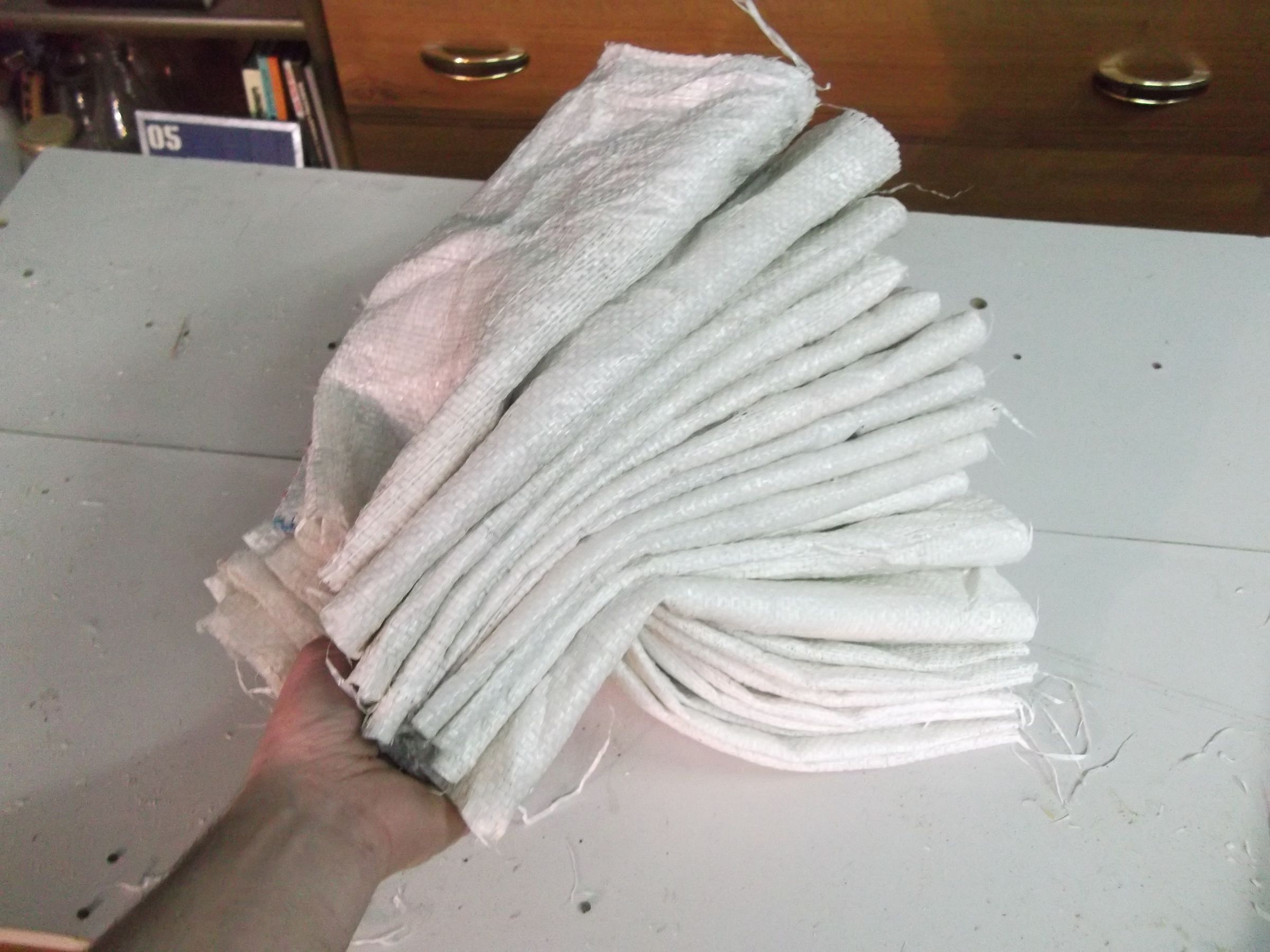 Inner Tubes + Plastic Bags Woven Rug 1 14 Steps (with Pictures