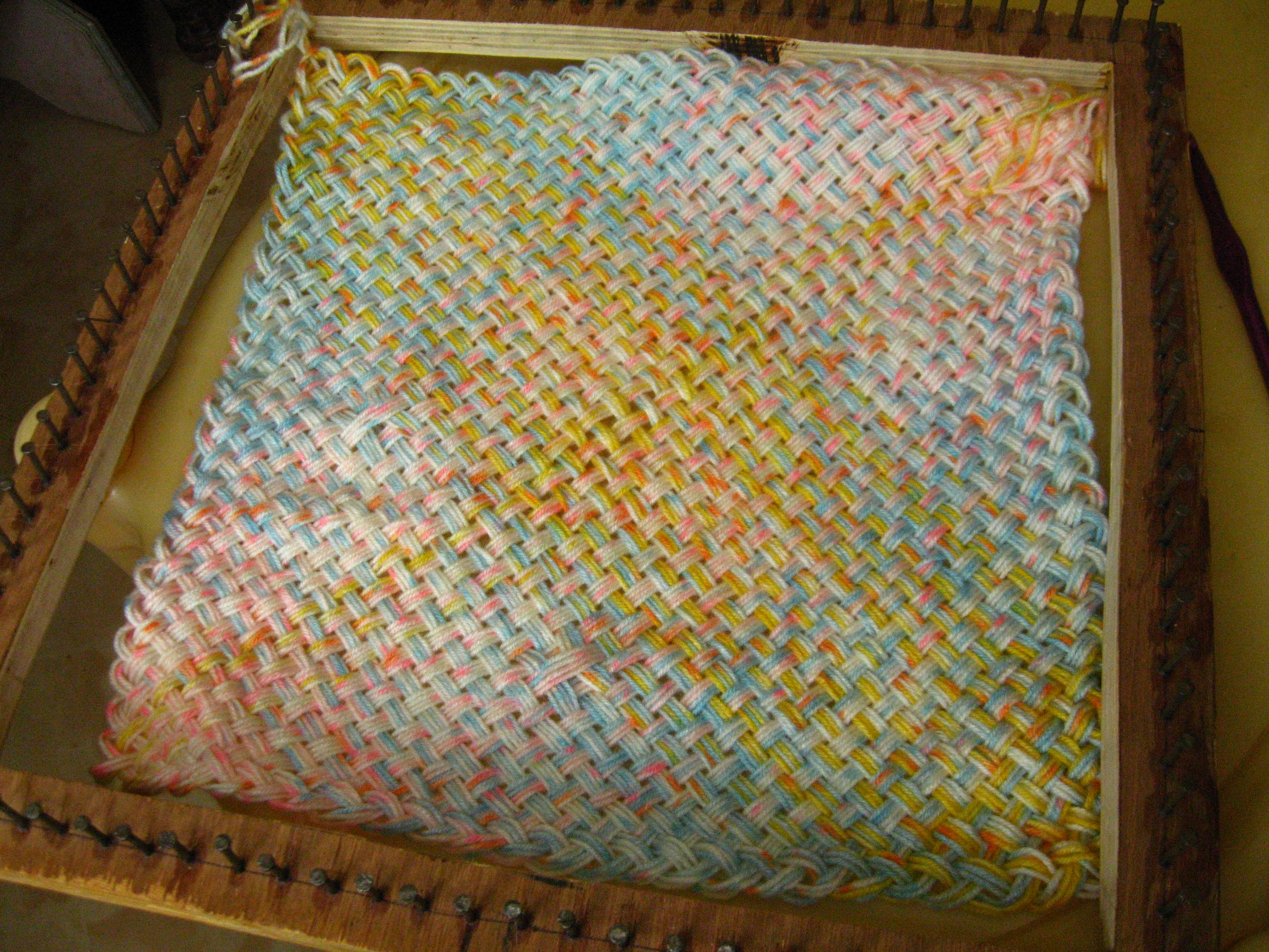 Weaving a Table Mat With Homemade Square Loom 10 Steps (with