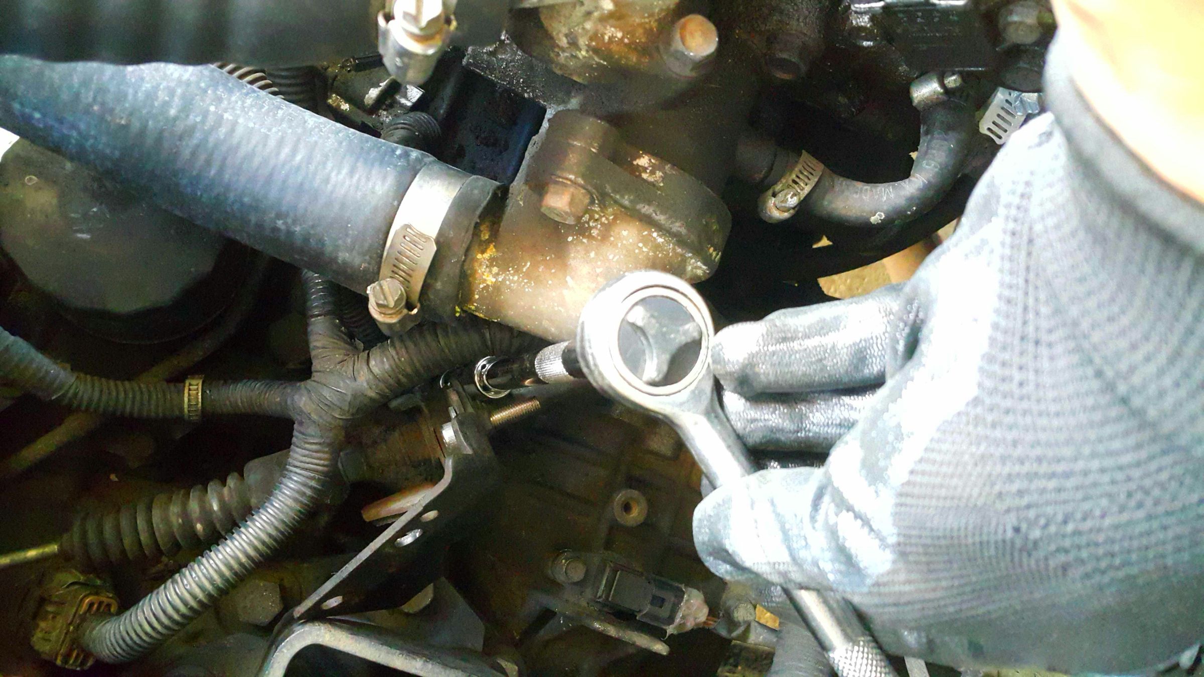 Replacing Transmission Speed Sensors (Hyundai Trajet 2000). 5 Steps