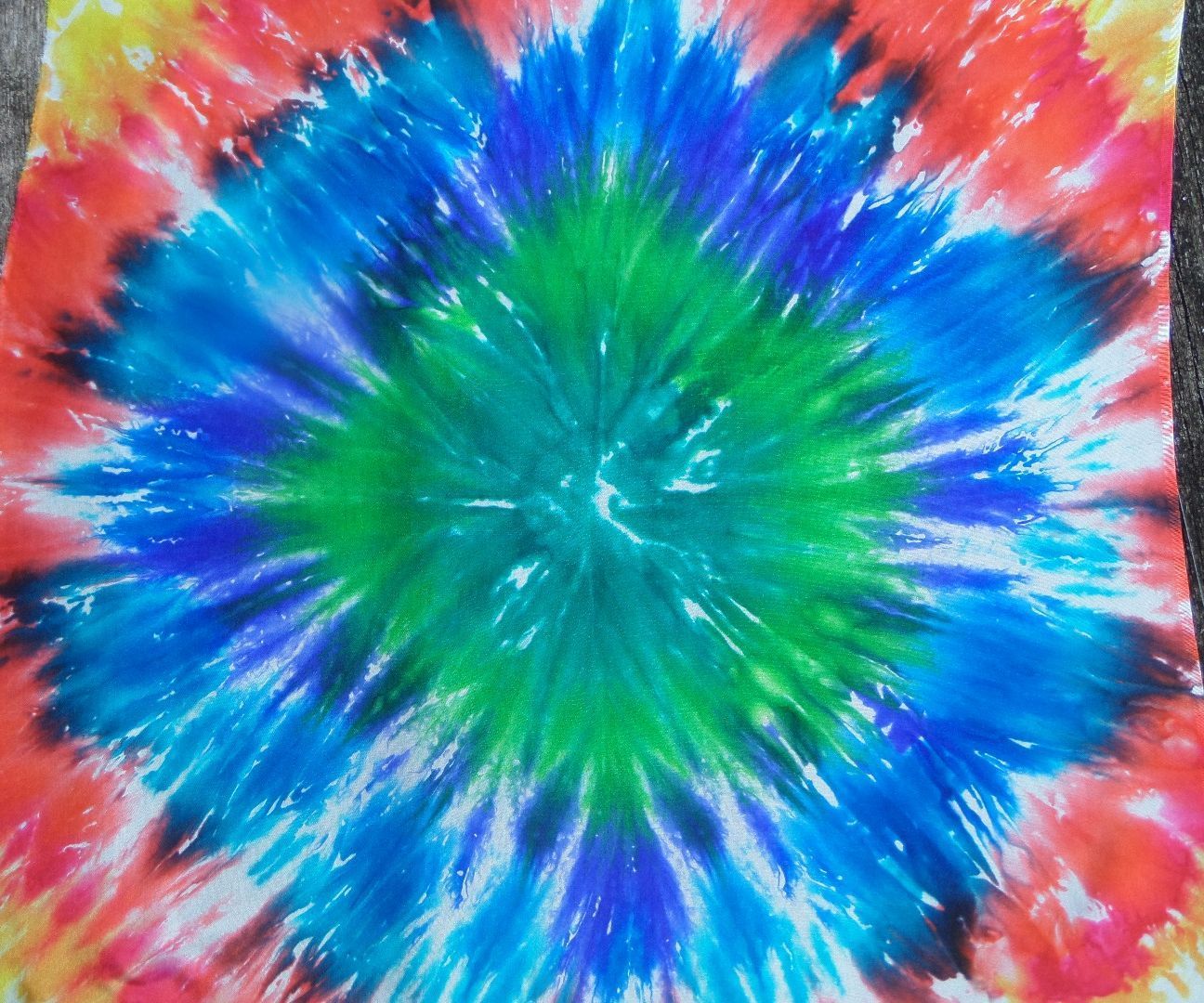 Microwave Dyeing on Silk