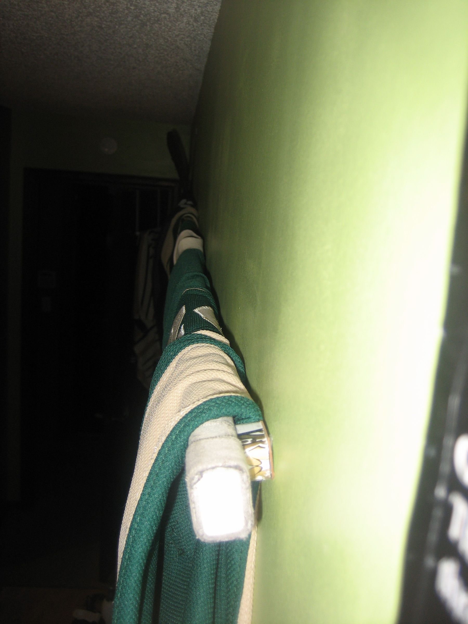 Removable Hockey Jersey Wall Mount 4 Steps (with Pictures