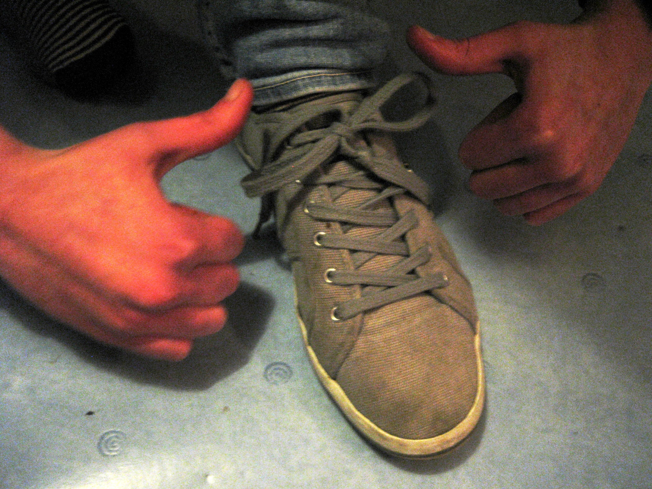 How to Tie Your Shoe? : 8 Steps - Instructables