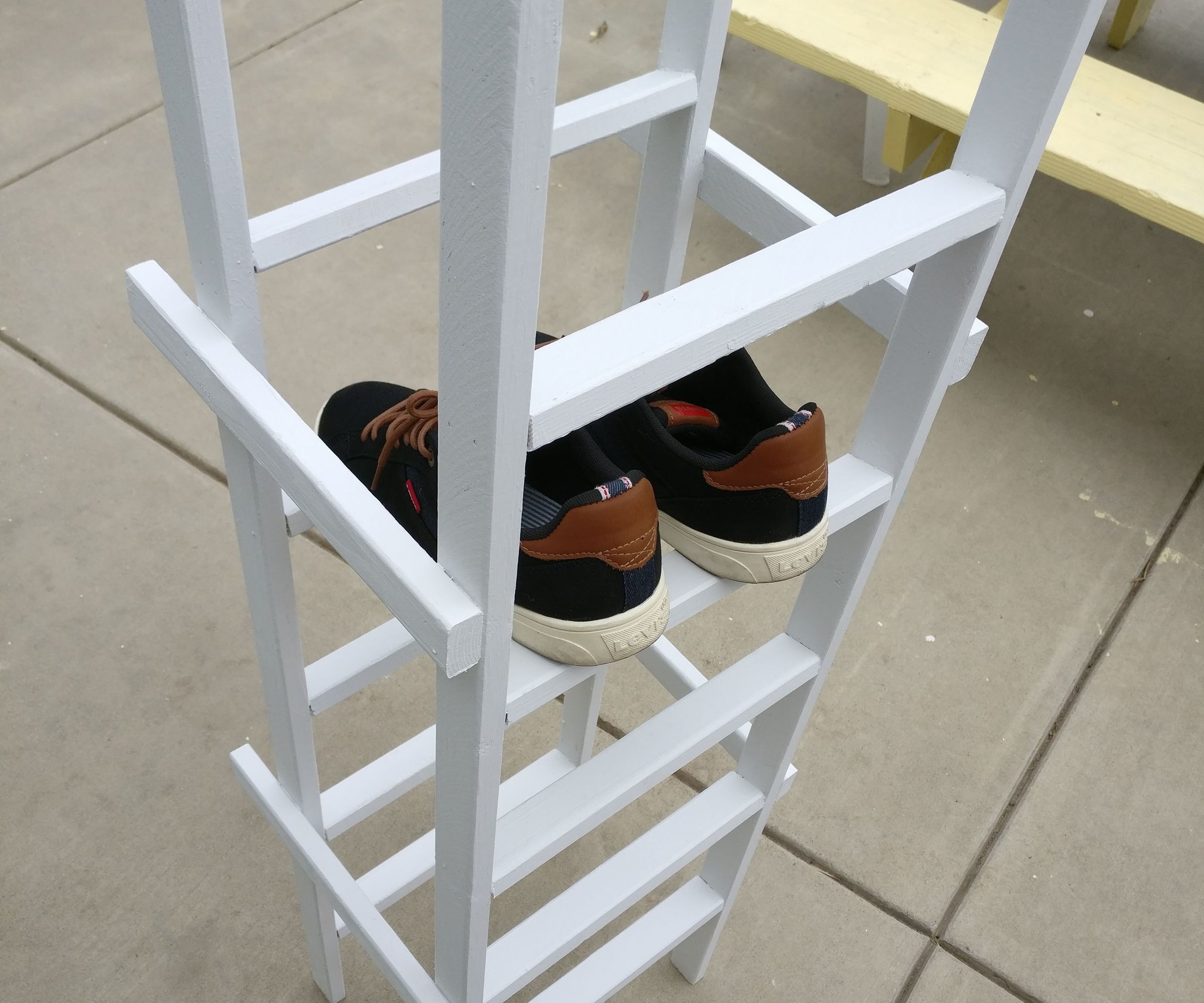 Easy and Cheap Shoe Rack