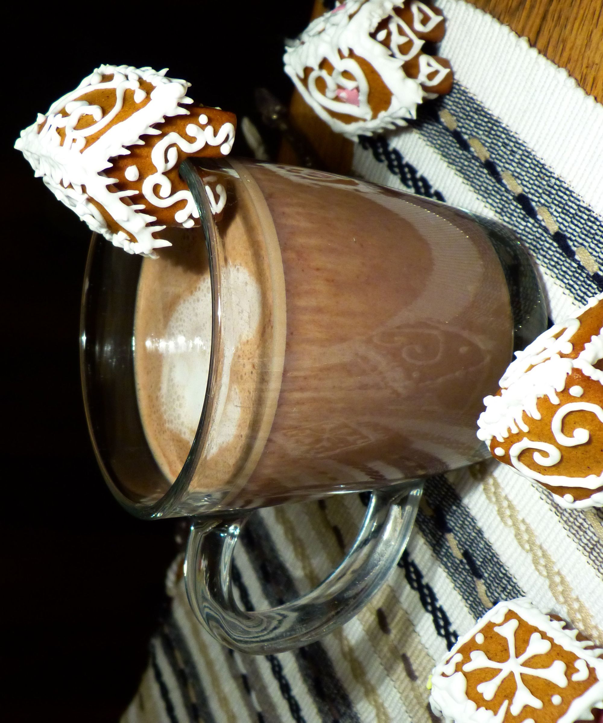 Tiny Gingerbread Houses for Your Cup