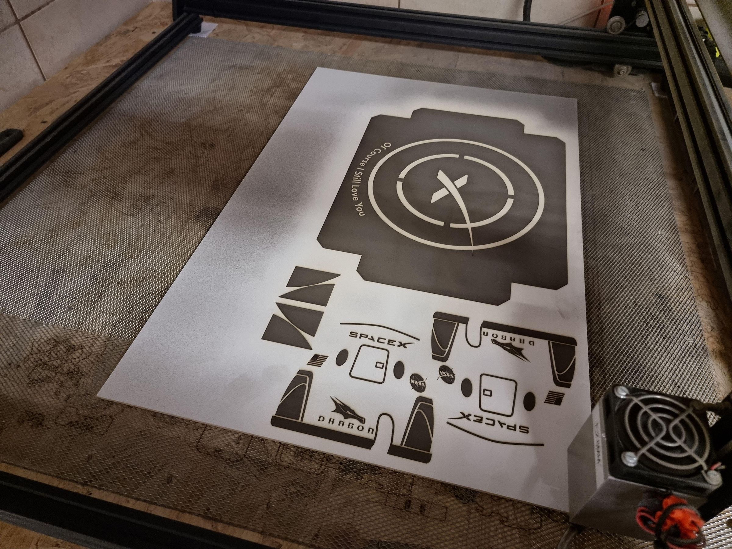 Falcon 9 Socks Dispenser, With Dragon and Doge on Board! : 11