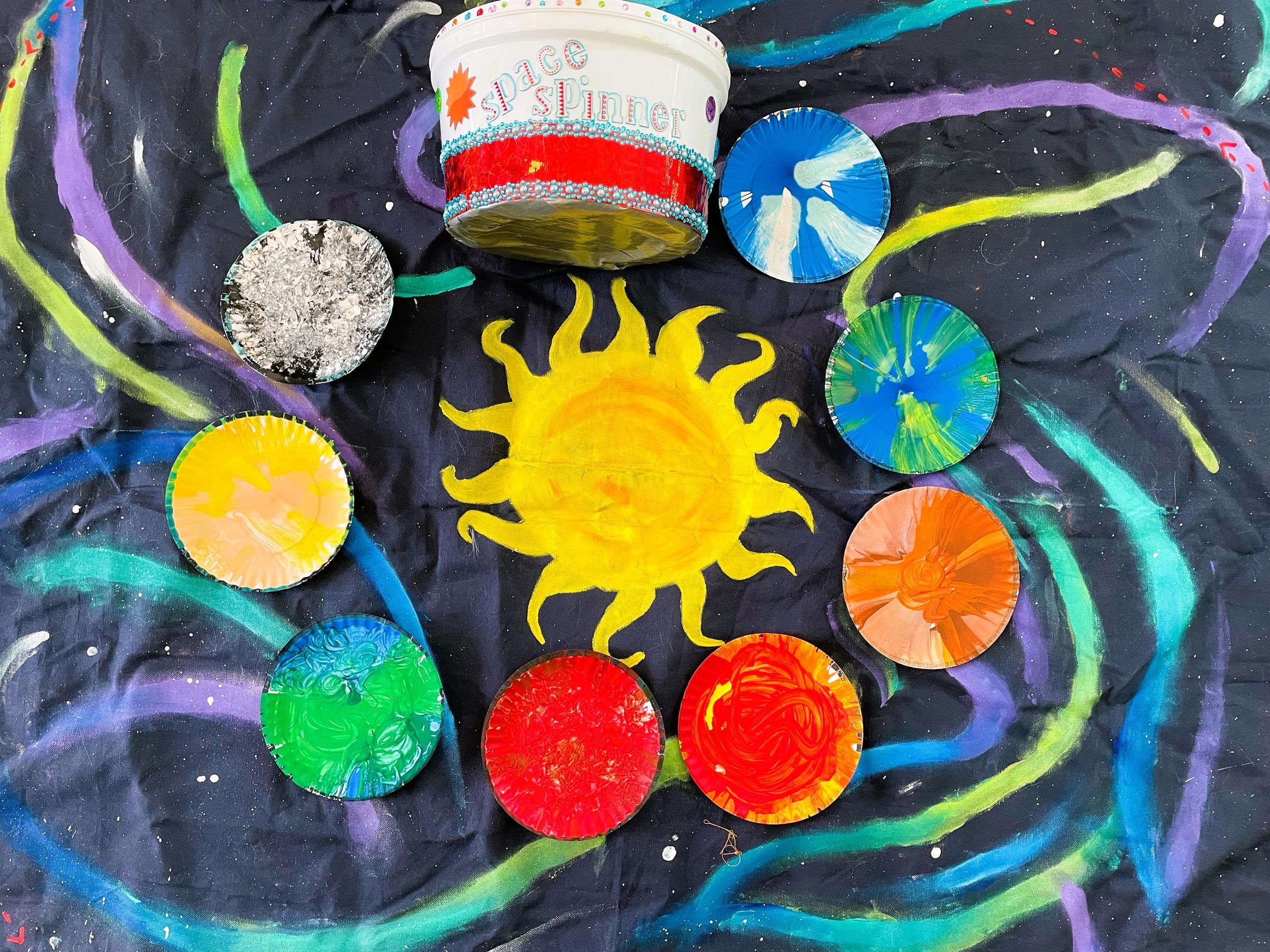 SPACE SPINNER- Planet Creator and Knowledge Generator!