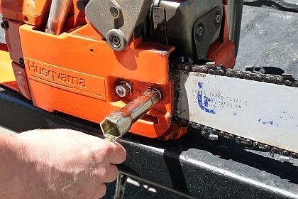 How to Tighten a Chain on a Chainsaw: Expert Tips & Tricks