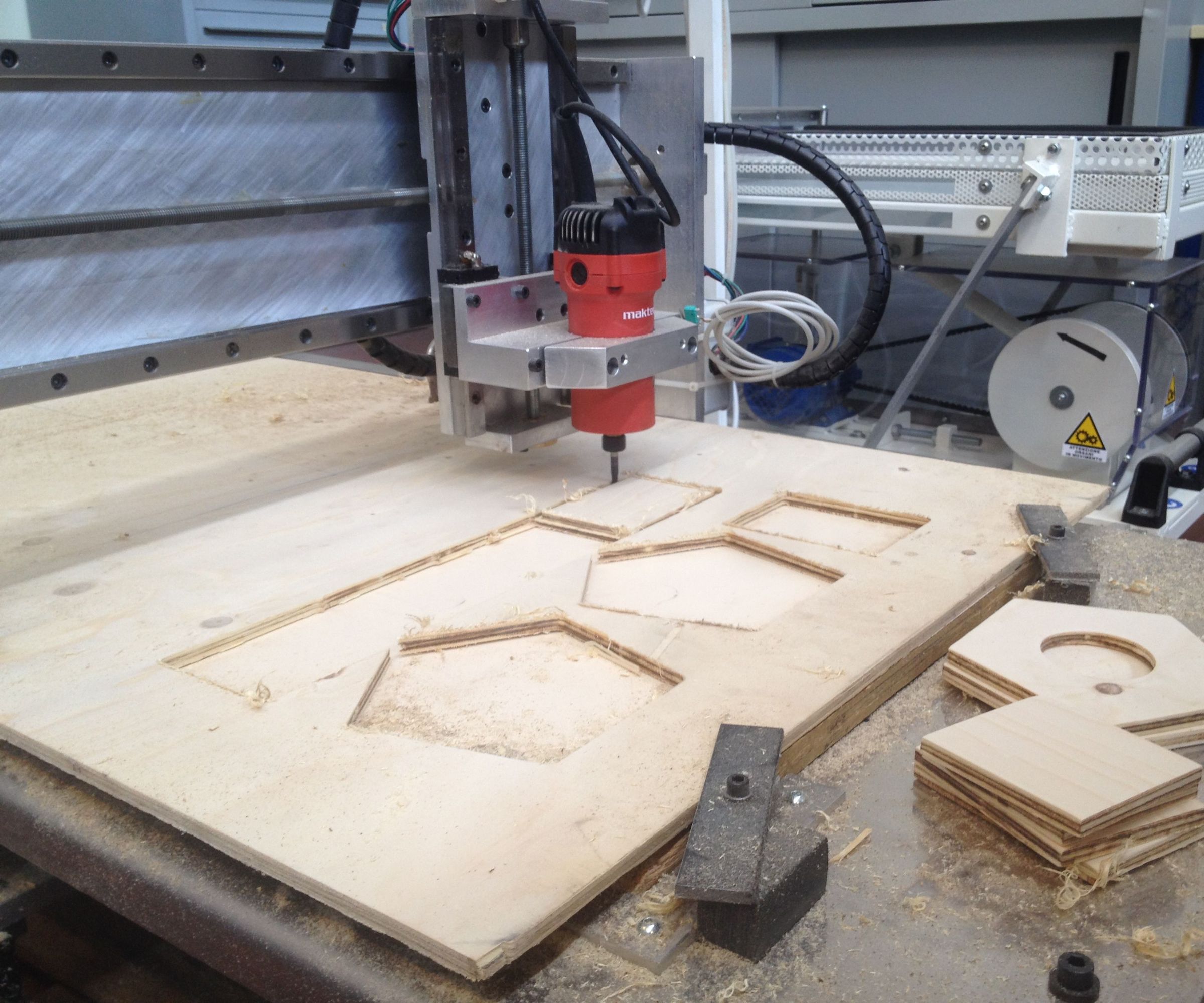 Progettazione E Realizzazione CNC 3 Assi - ESAME 2014