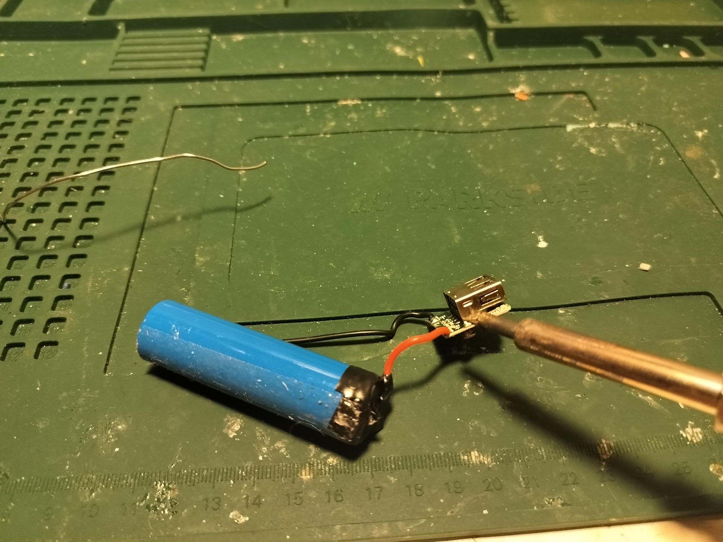 DIY Powerbank With Refurbished 18650 Lithium Cells : 8 Steps ...