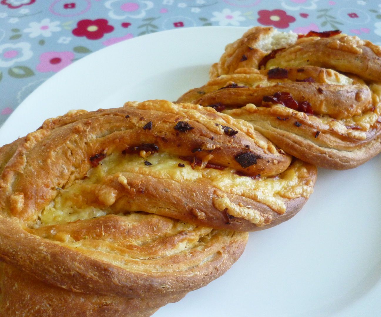 Pepperoni & Cheese Twist Bread - Easy Recipe