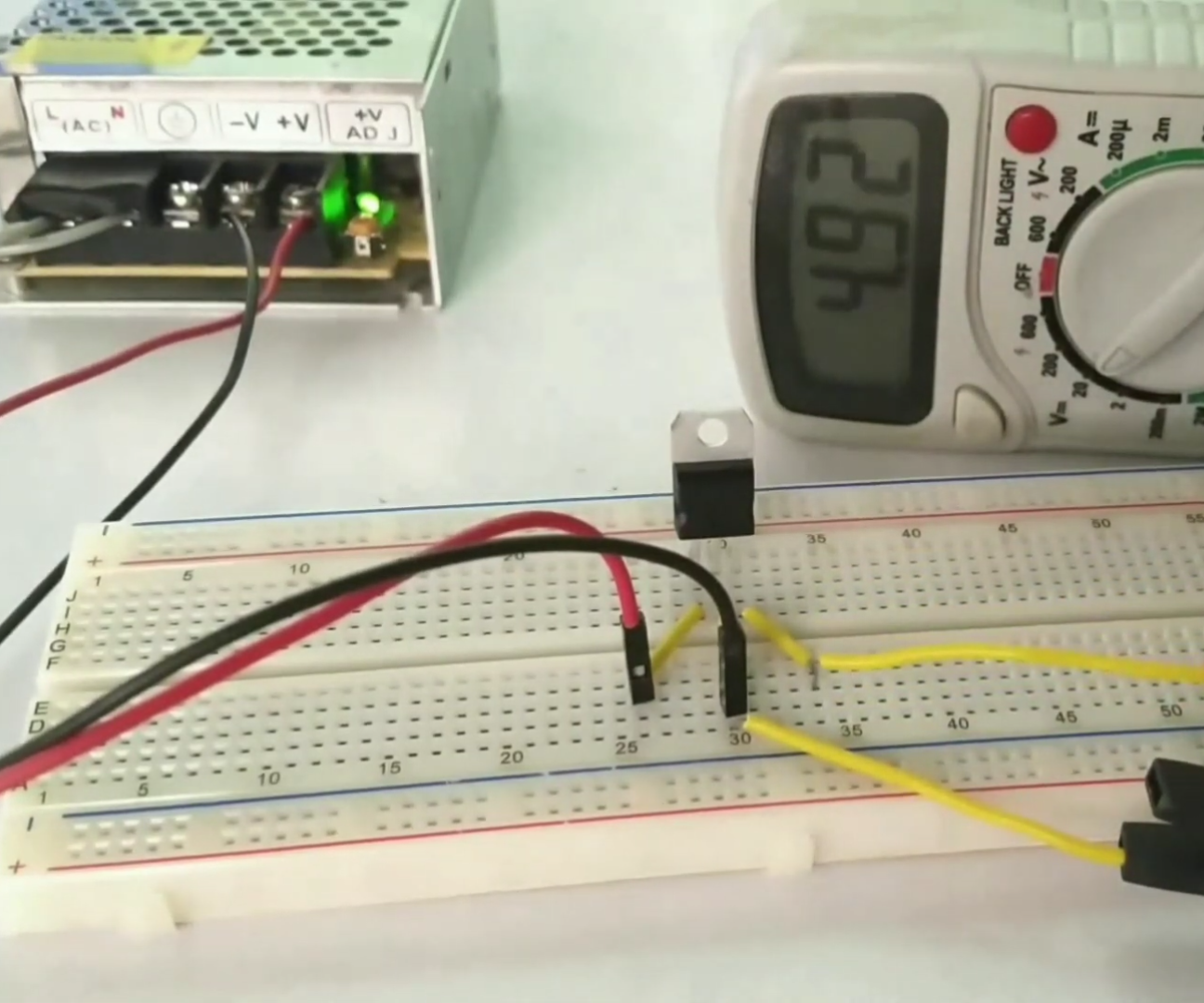 5v Voltage Regulator  7805  Voltage Regulator IC 