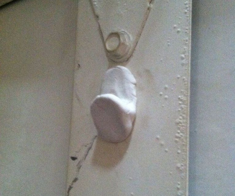 Put an Art Hook in a Place You Can't Put a Nail With Sugru