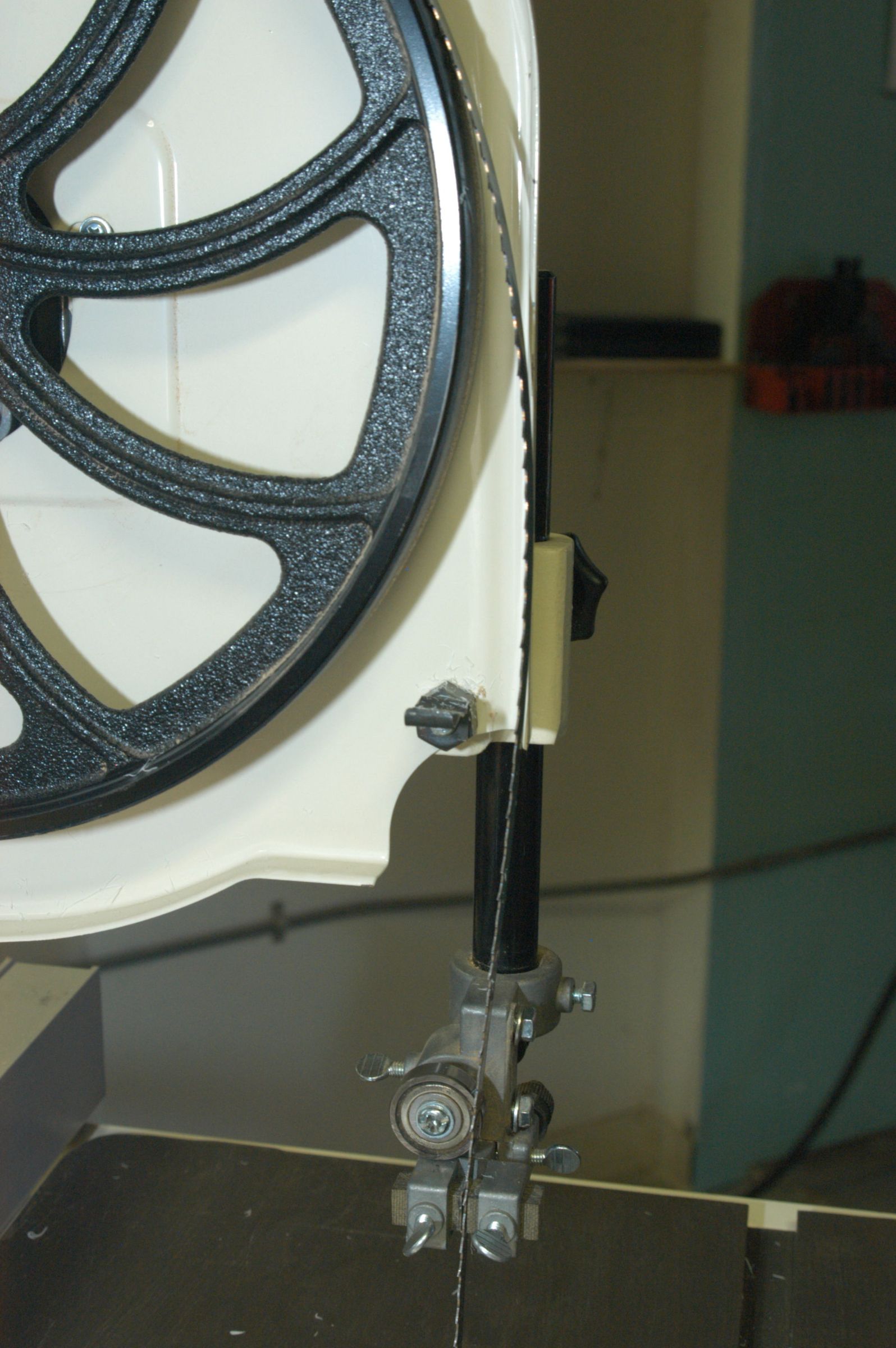 Changing Blades on the 14" Bandsaw 9 Steps (with Pictures) Instructables
