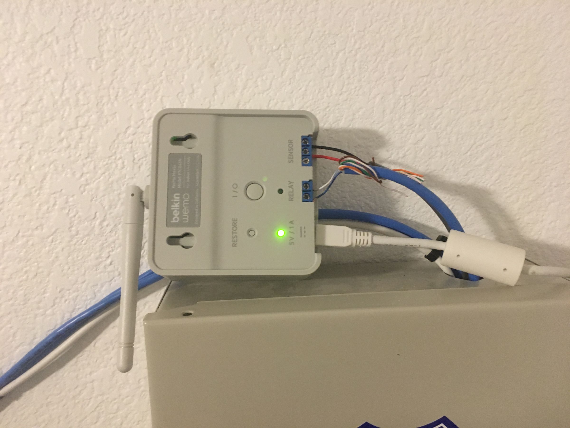 WeMo Maker Garage Door With Notification & Siri : 6 Steps - Instructables