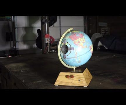 Battery-powered, Leslie Style Amp Made From a Globe