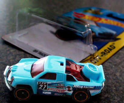How to Remove a Hotwheels Car Withour Wrecking the Card
