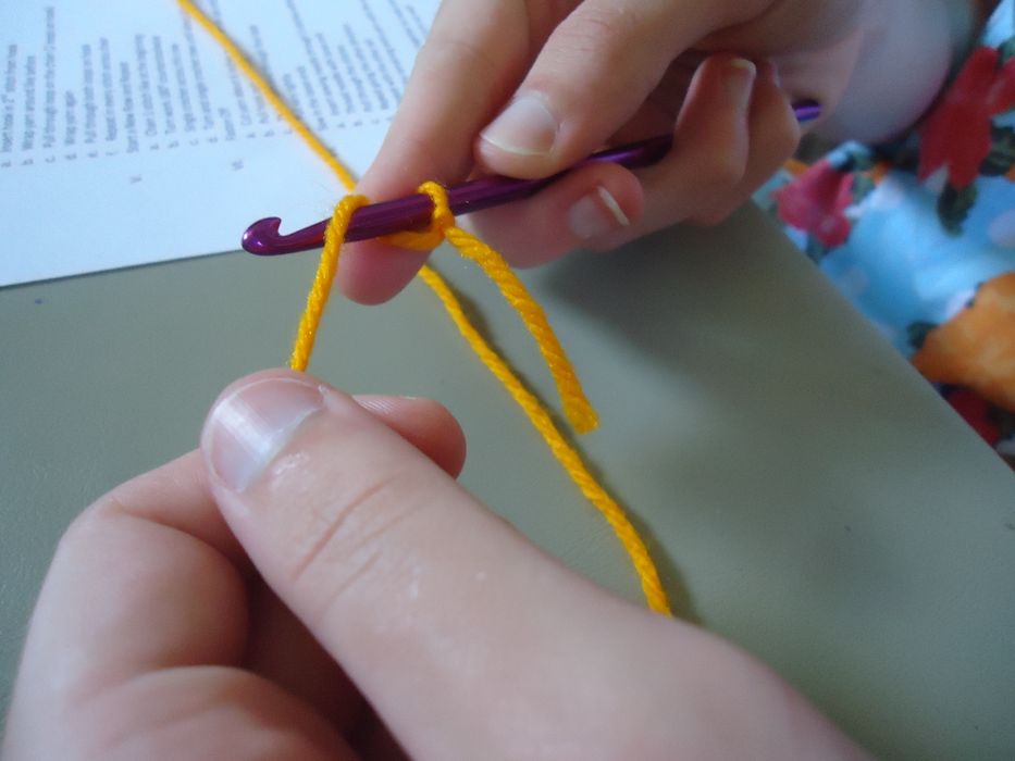 First Beginner Crochet Project: Single Crochet Square : 18 Steps (with ...