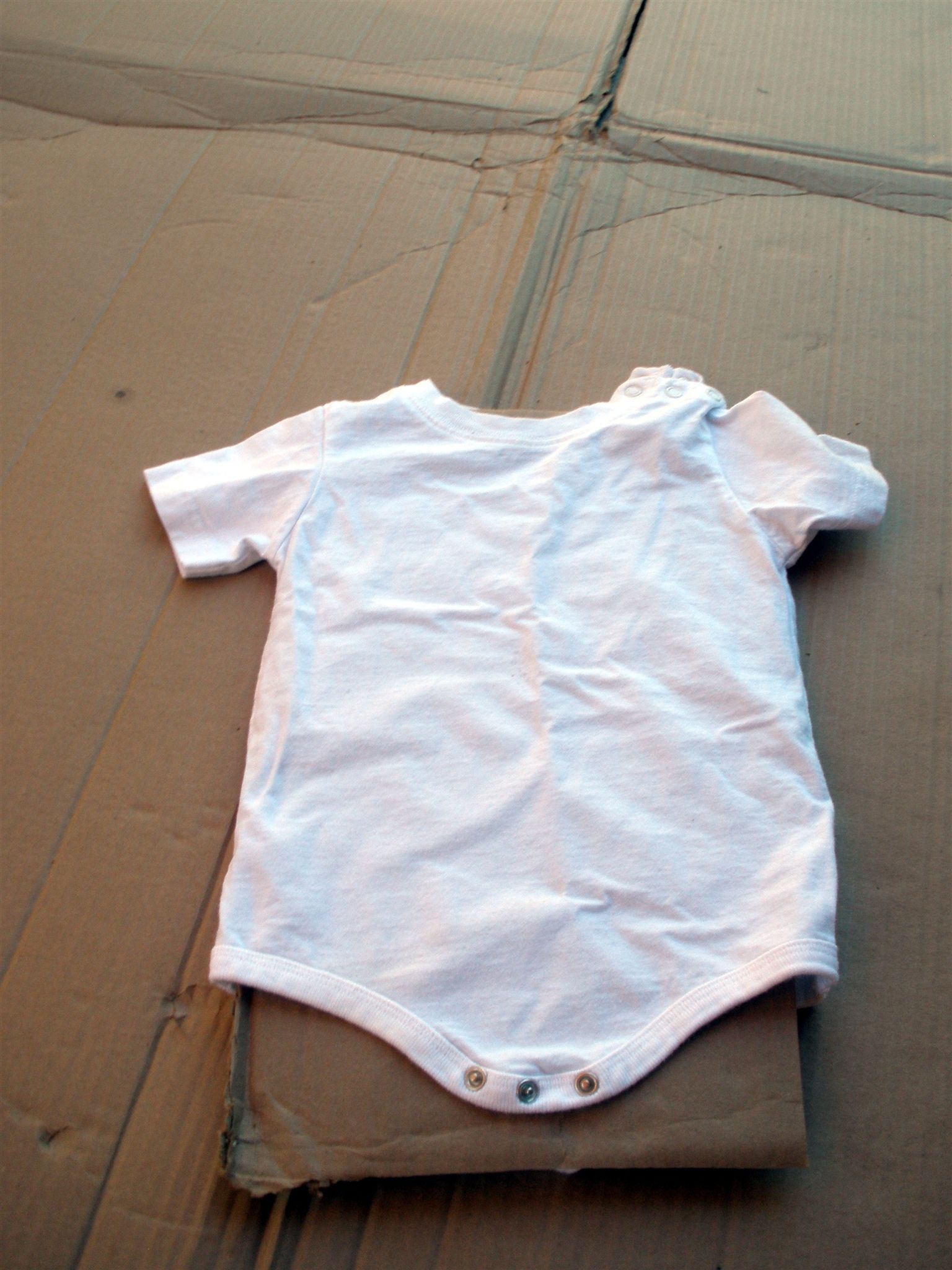 Spray Paint a TShirt Using a Pumpkin Carving Pattern (with Pictures