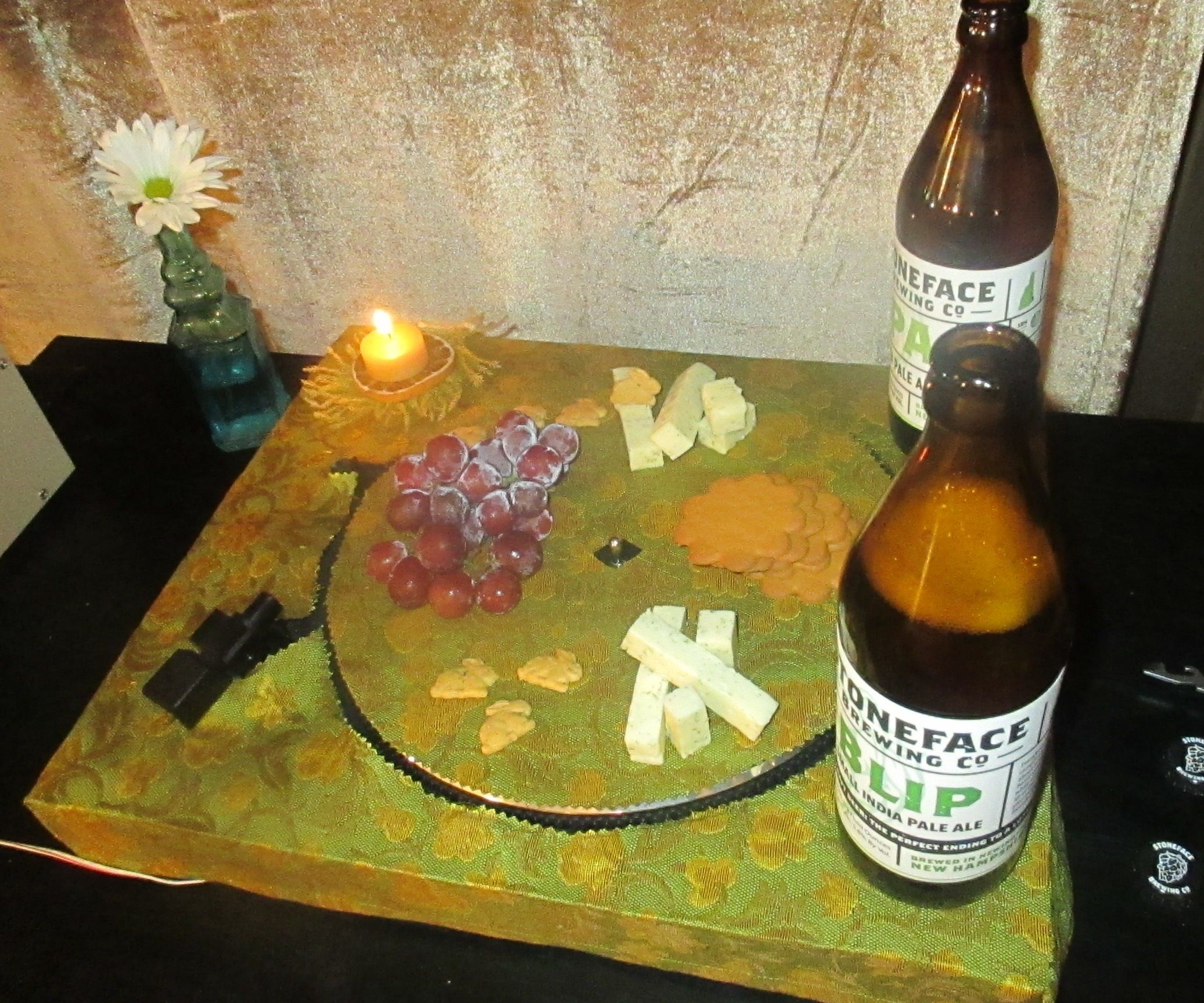 Make a Buzy Susan From a Damaged Turntable