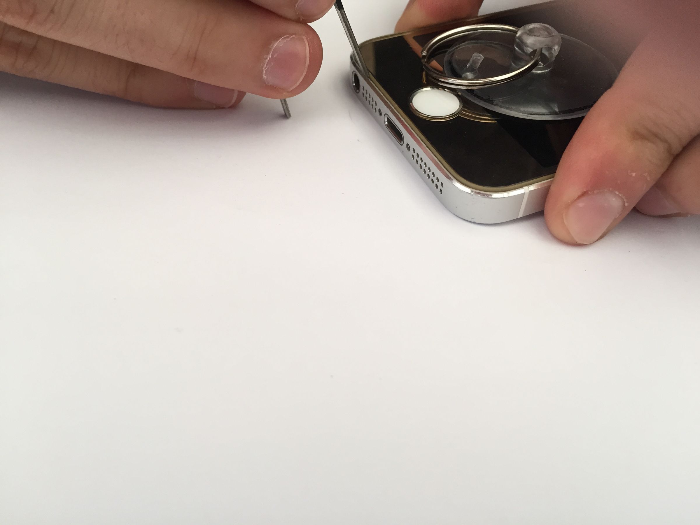 IPhone 5S &amp; 5C Battery Replacement - How To : 9 Steps (with Pictures) - Instructables