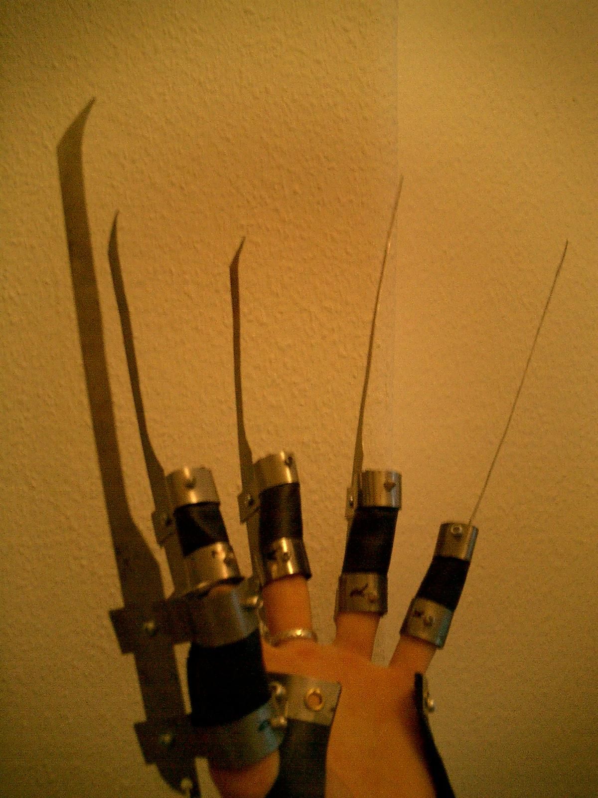 Assassin's Claws - Edward's Scissor-Hands