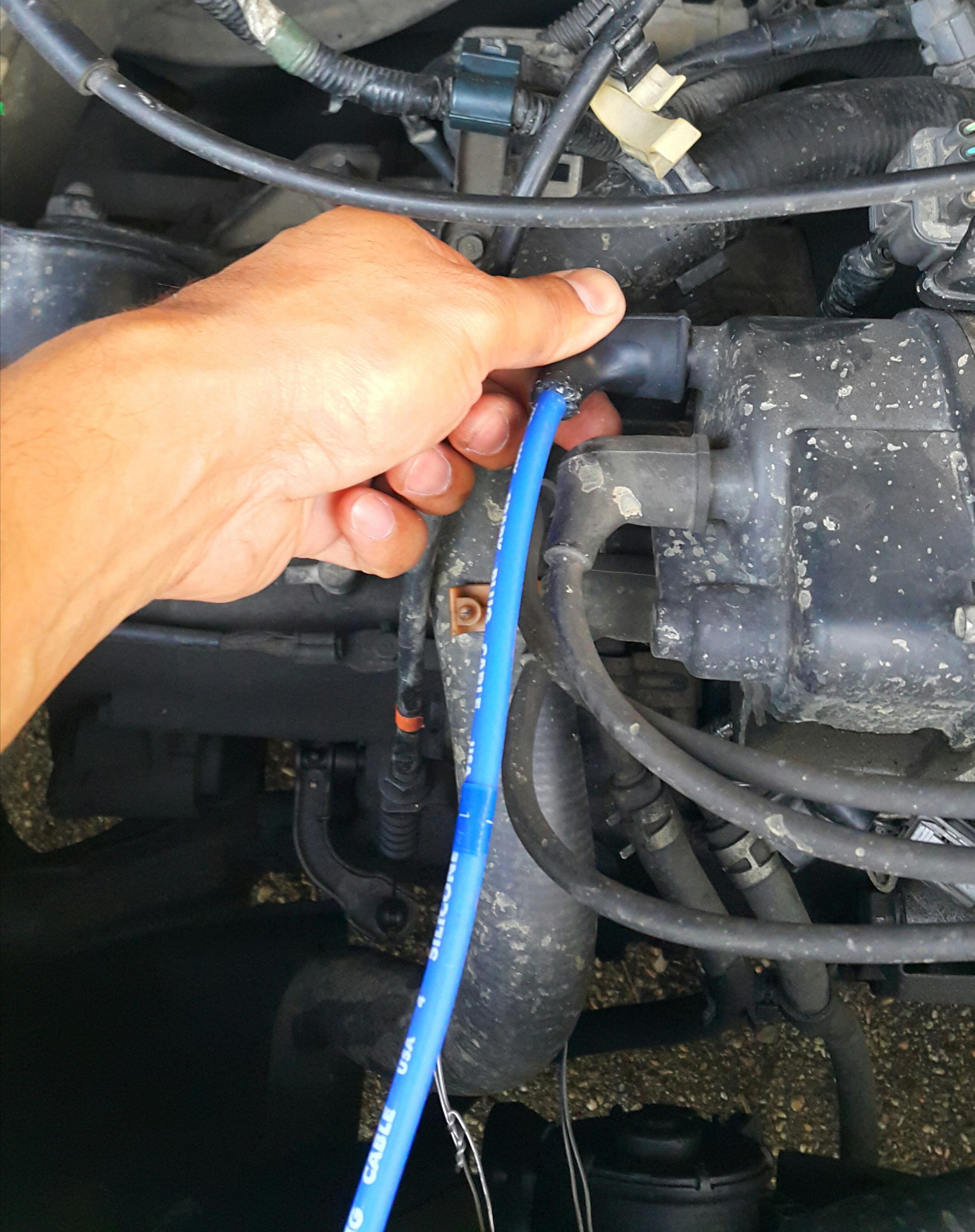Replacing Spark Plug Wires (Honda Civic 1999 D16Y7)! 4 Steps Instructables