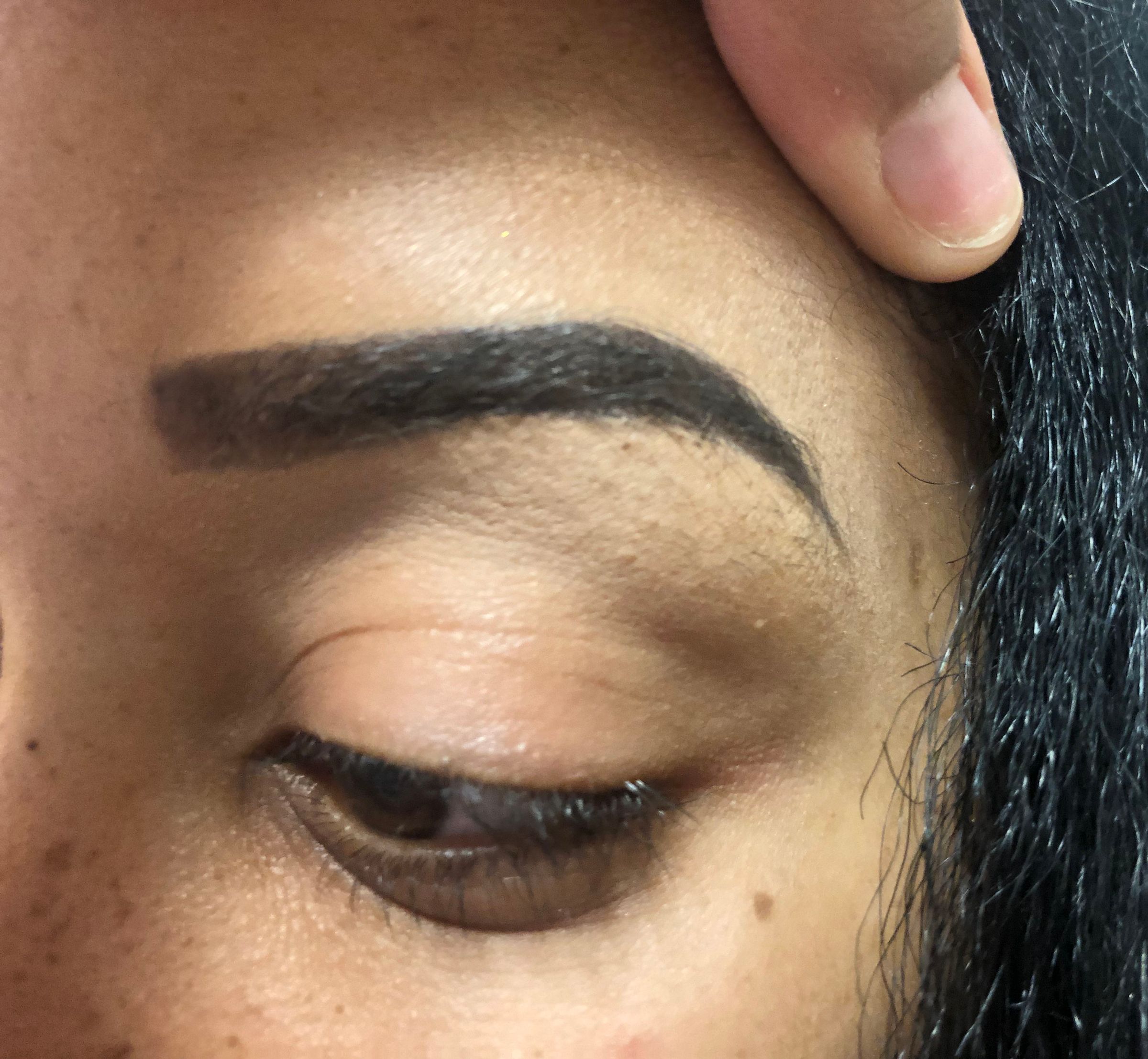 How to Get the Perfect Glam Eyebrows 