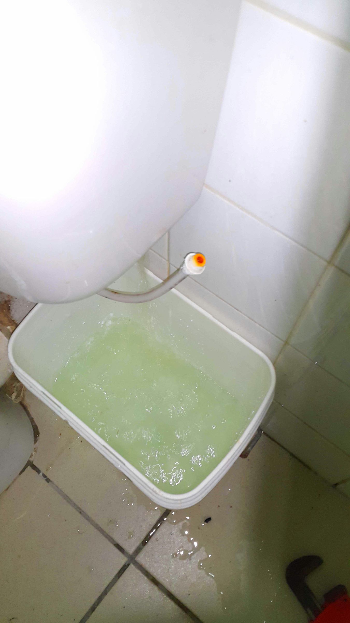 Replacing a Toilet Tank Float Valve. 6 Steps (with Pictures