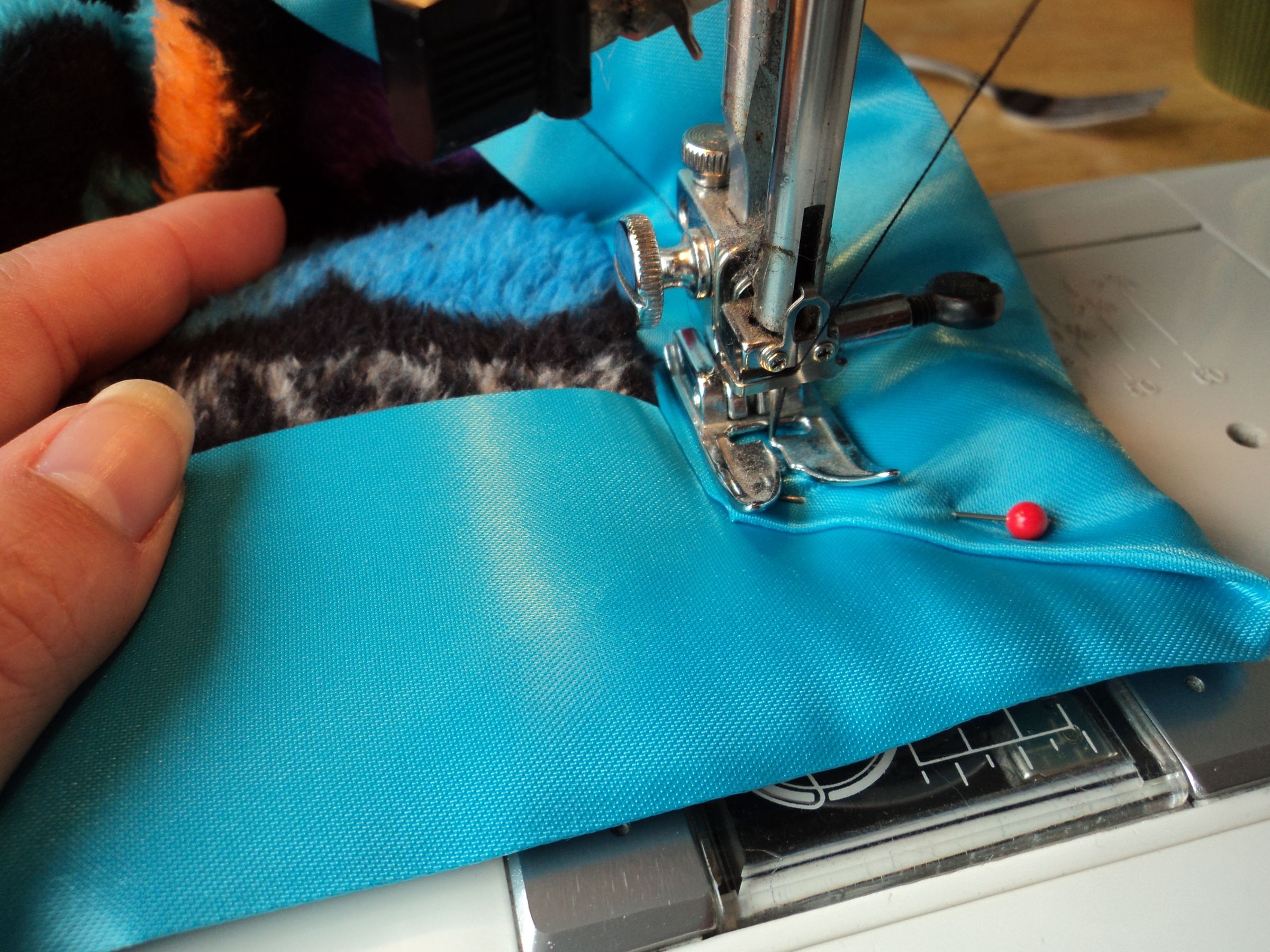 Easy Fleece Blanket With Satin Edges 5 Steps (with Pictures) Instructables