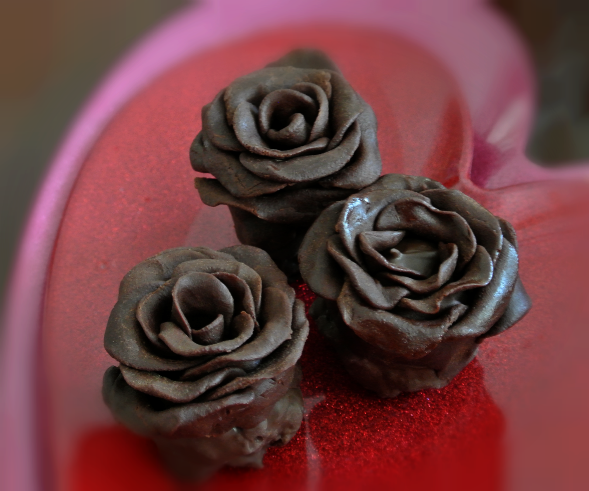 Rose-Shaped Cheesecake Brownie Truffles