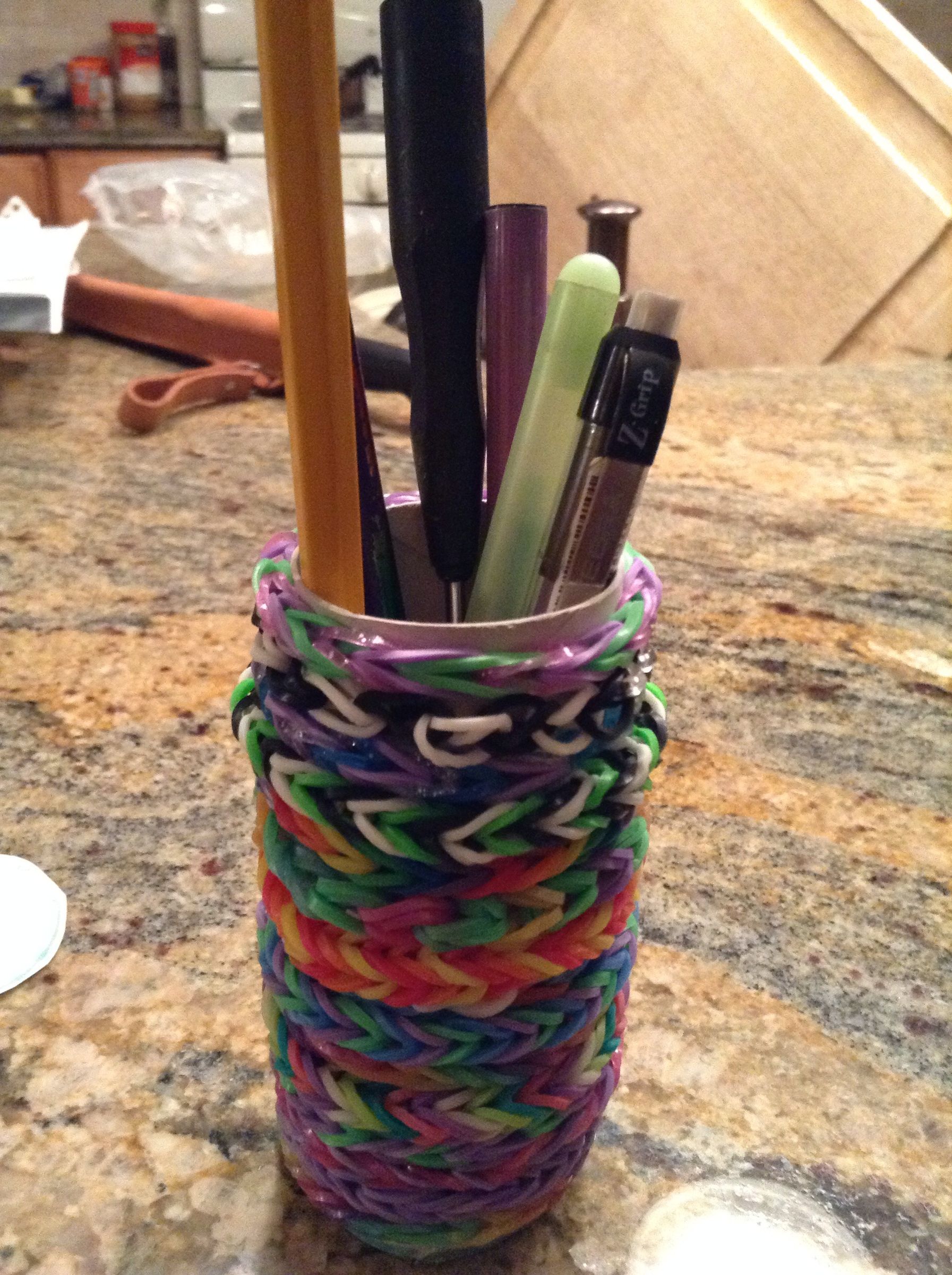 rainbow loom pencil holder