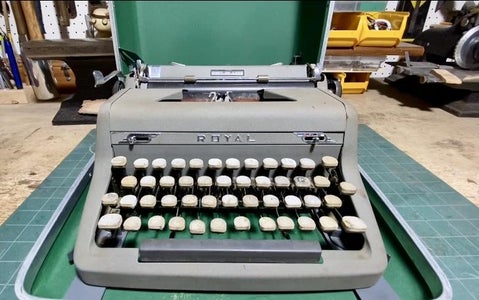 Royal Quiet De Luxe Typewriter Restoration
