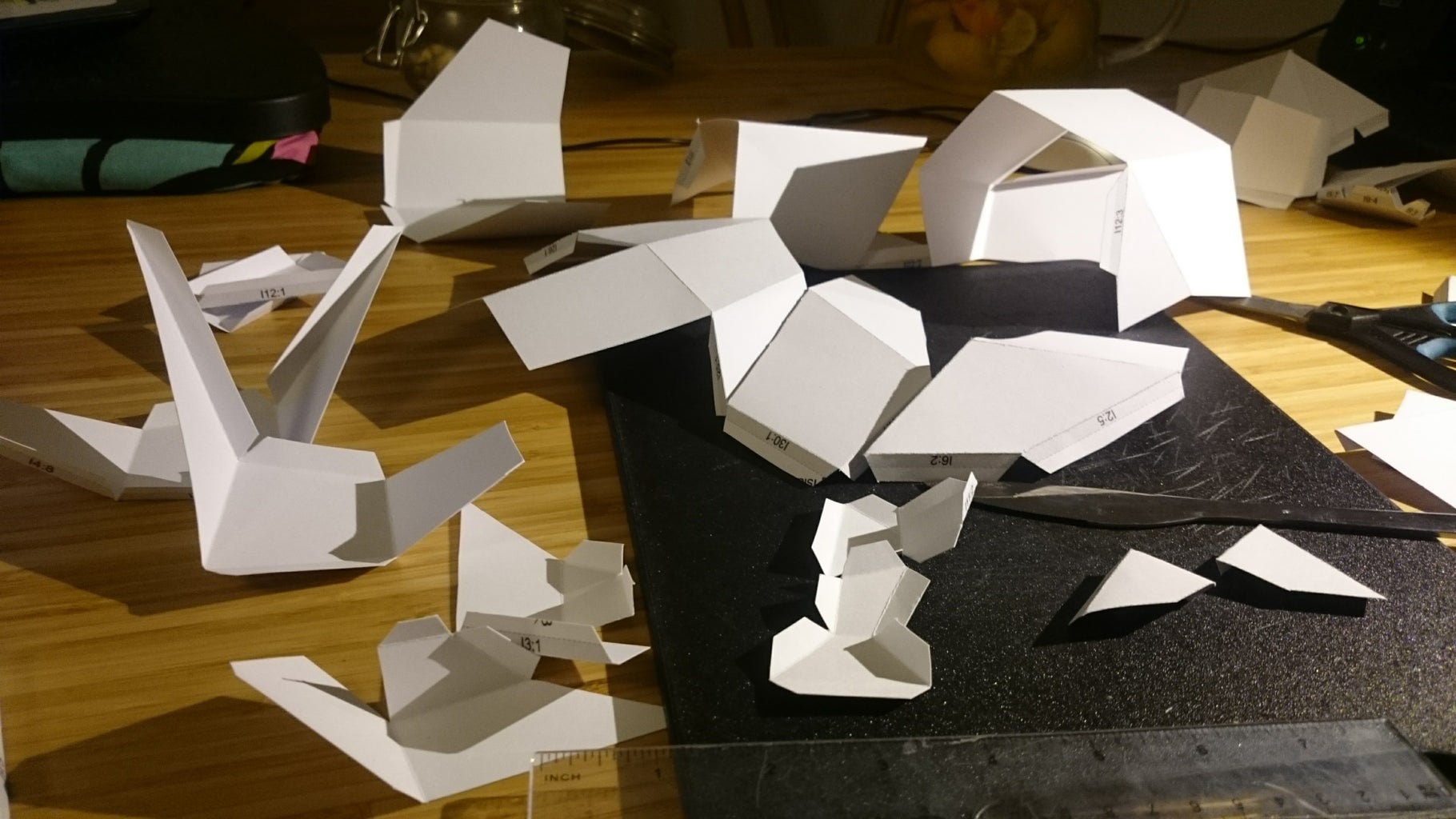 Papercraft Low Poly Wolf Mask : 6 Steps (with Pictures) - Instructables papercraft-low-poly-wolf-mask-6-steps-with-pictures-instructables
