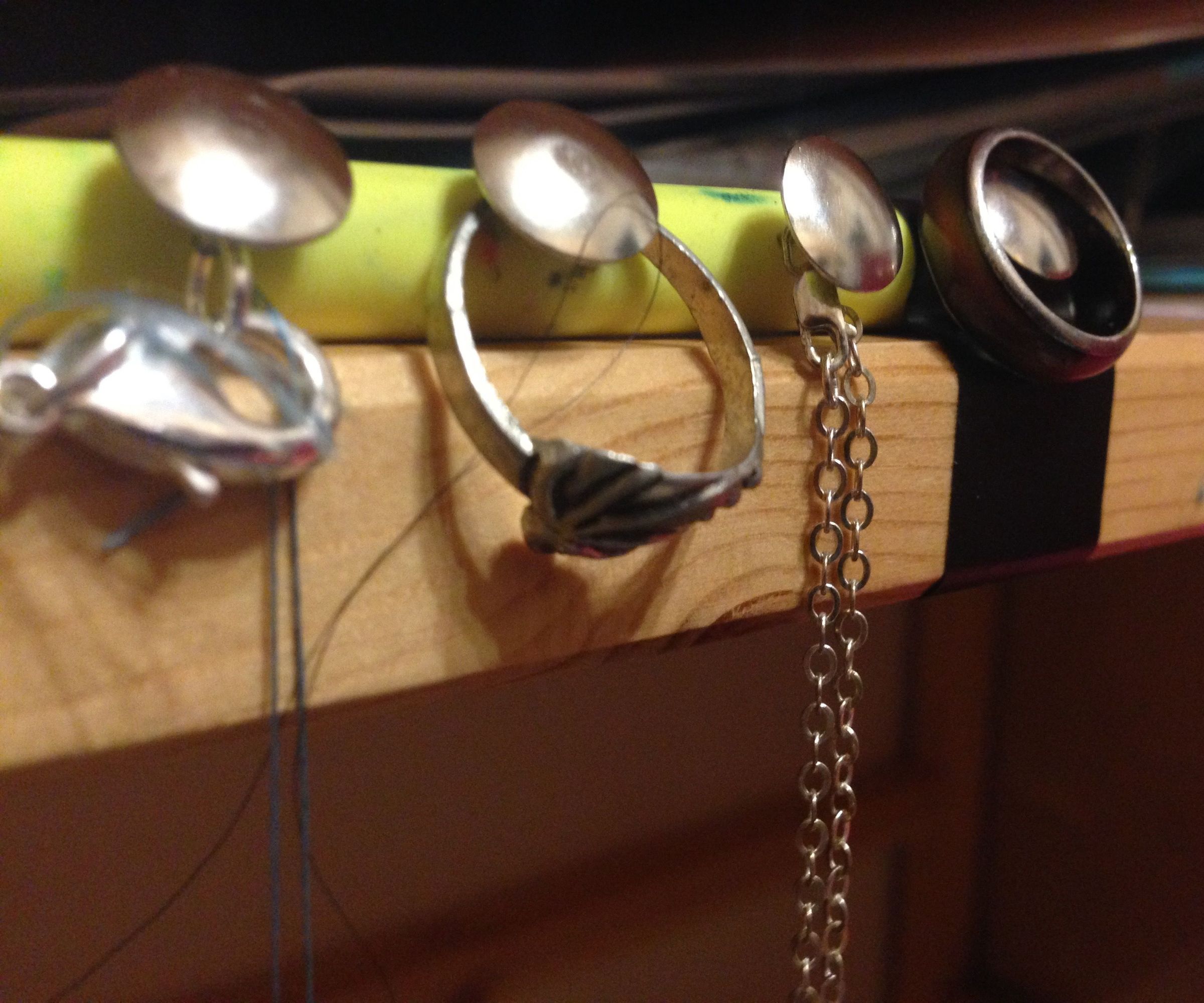 Easy 3 Minute Jewelry Hanger